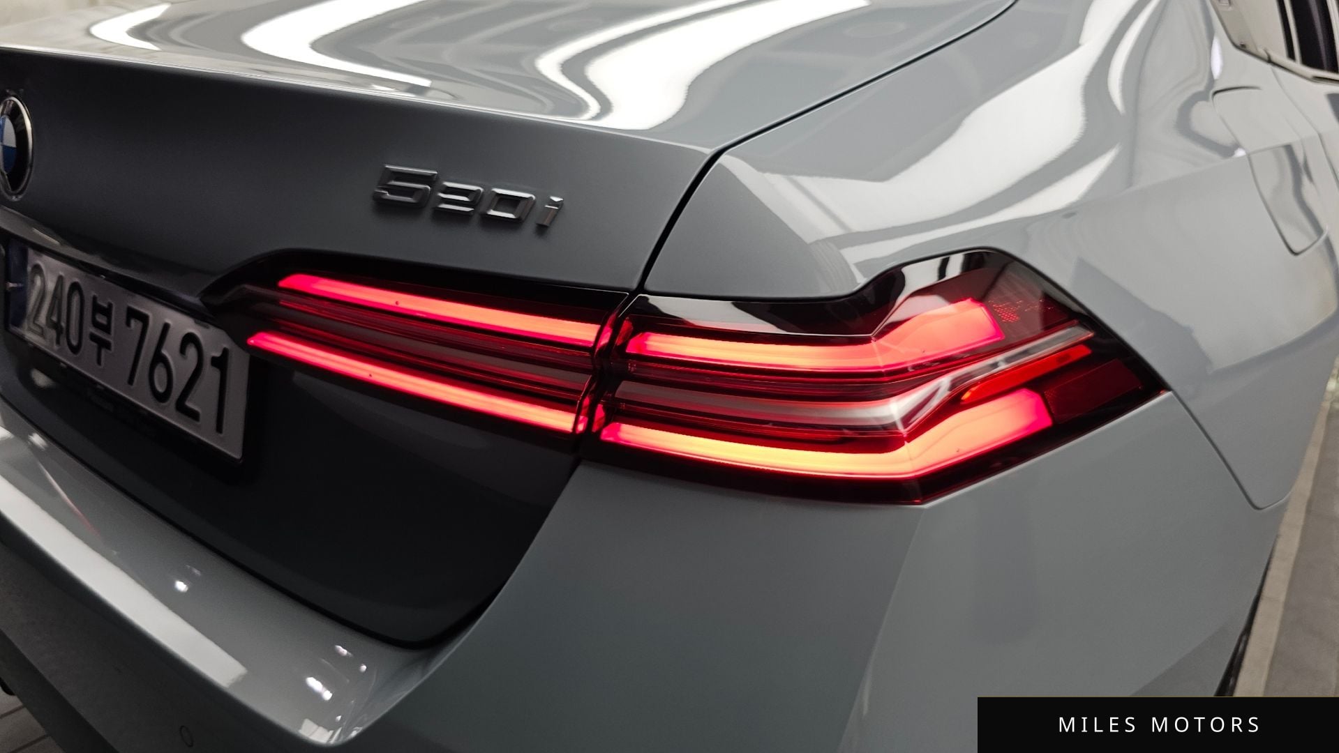 BMW 5 Series (G60) 2024 — миниатюра 9