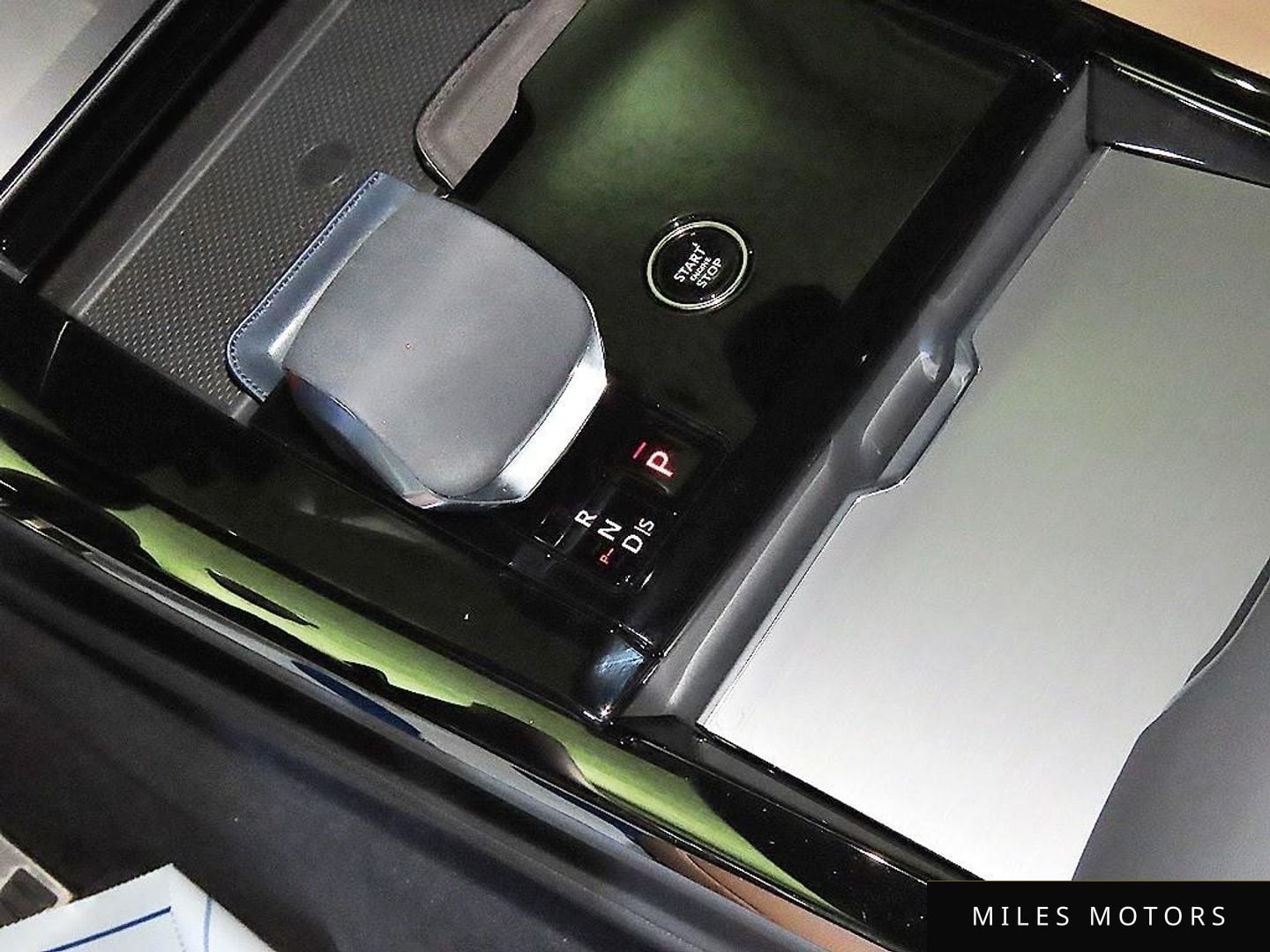 Land Rover Range Rover Sport 2025 — миниатюра 12