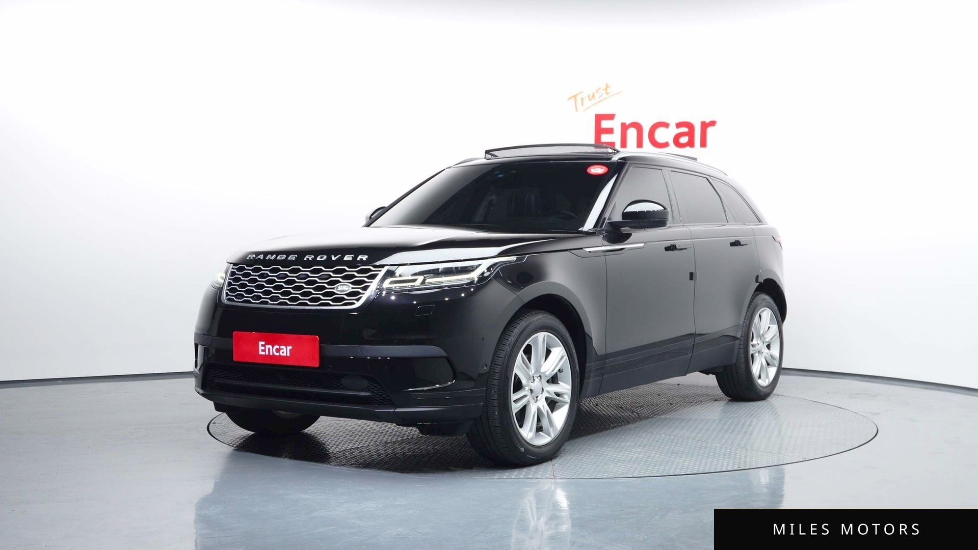 Land Rover Range Rover Velar 2019 — фото 1 из 12