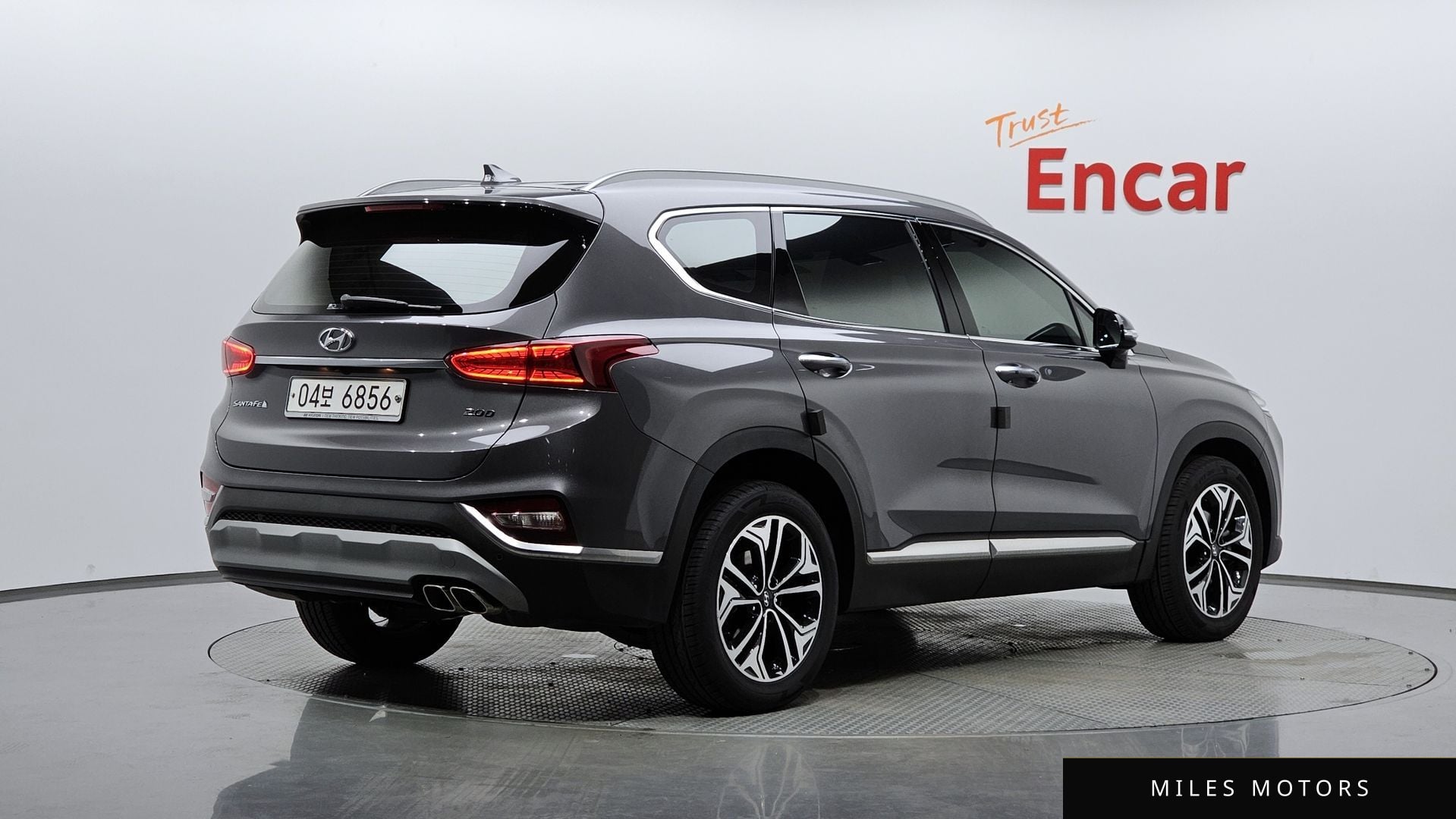 Hyundai Santafe 2019 — фото 1 из 12