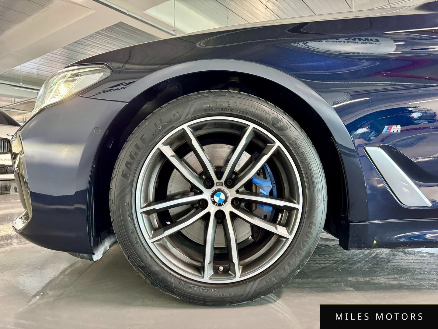 BMW 5 Series (G30) 2023 — миниатюра 5