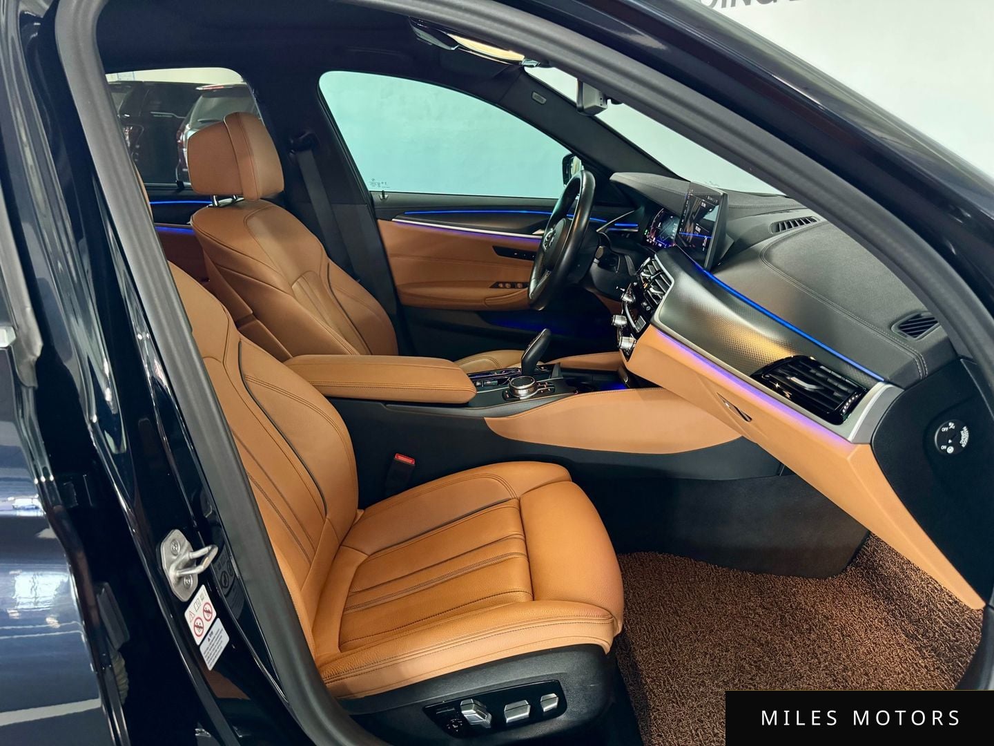 BMW 5 Series (G30) 2023 — миниатюра 12