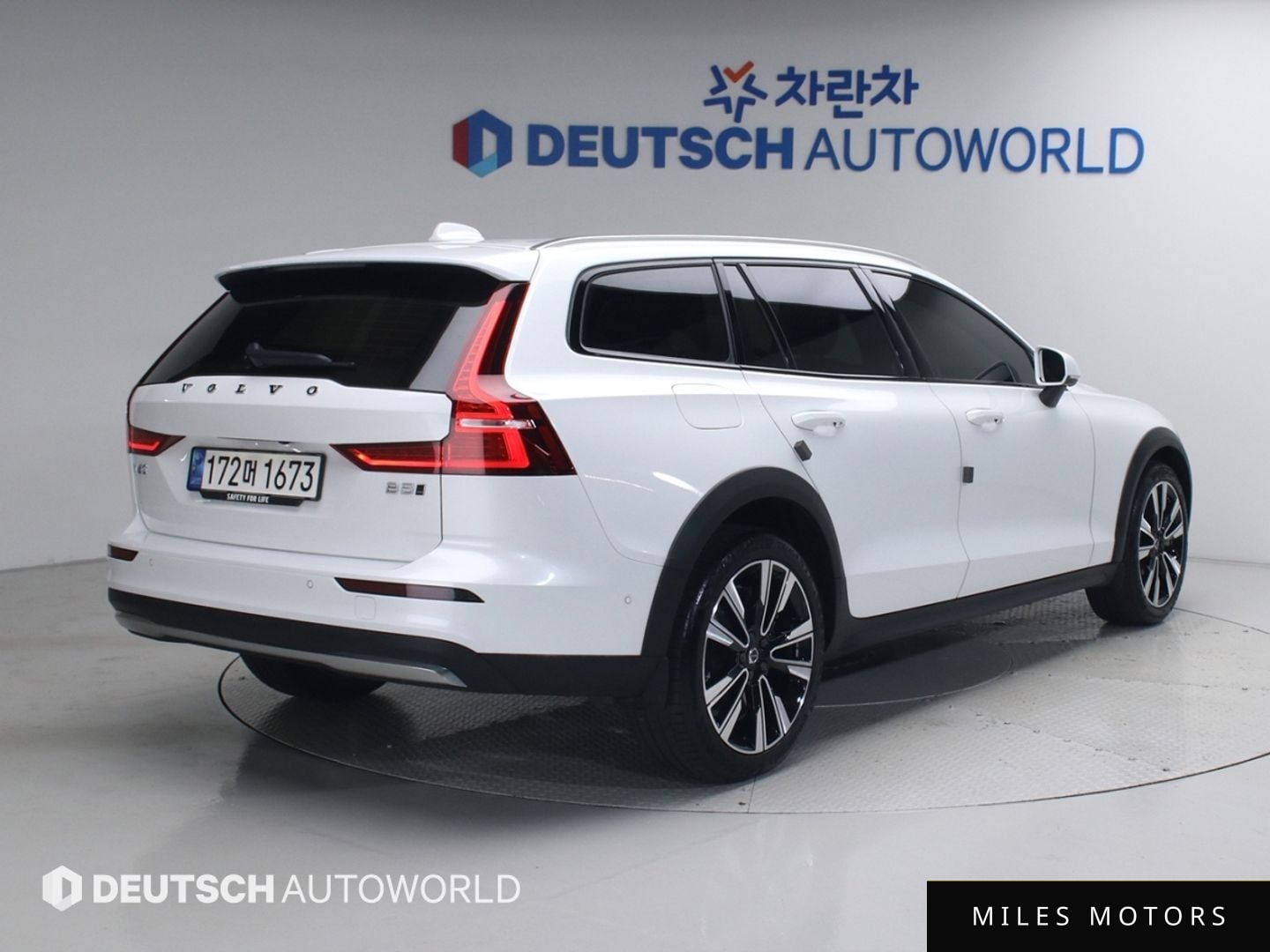Volvo V60 2023 — миниатюра 2