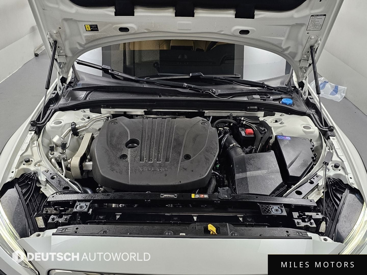Volvo V60 2023 — миниатюра 6