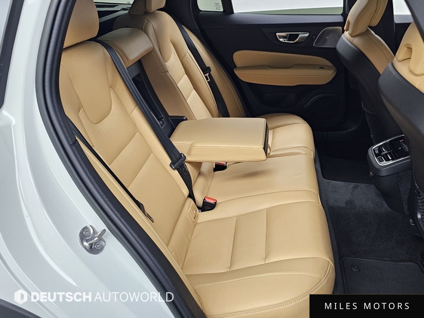 Volvo V60 2023 — миниатюра 12
