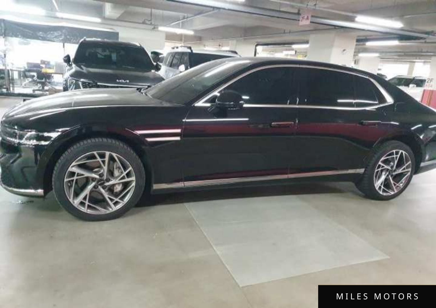 Genesis G90 (RS4) 2023 — миниатюра 2