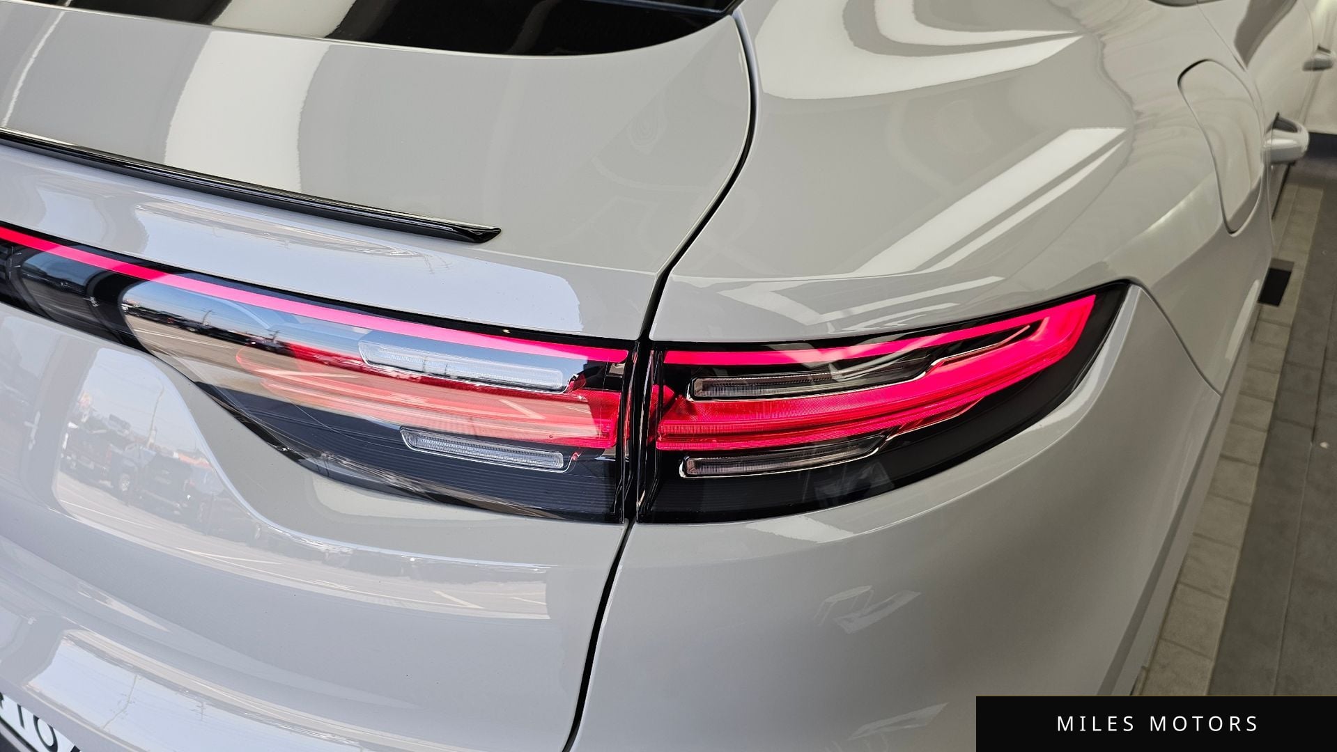 Porsche Cayenne 2023 — миниатюра 9