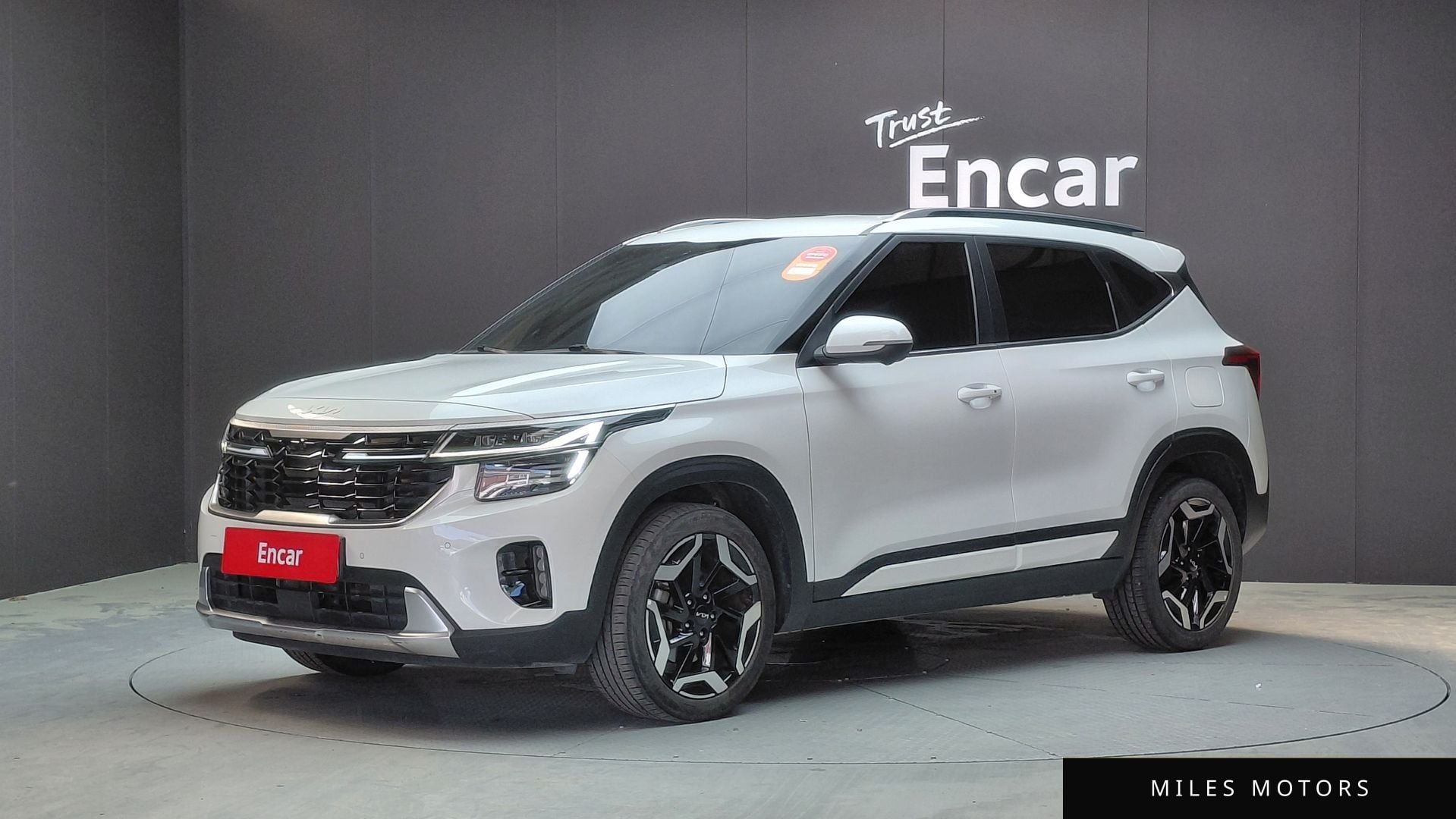 Kia Seltos 2023 — фото 1 из 12