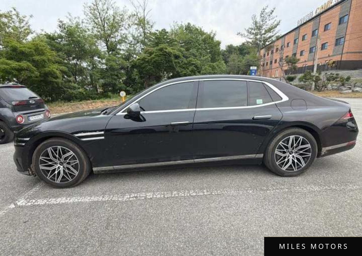 Genesis G90 (RS4) 2023 — миниатюра 2