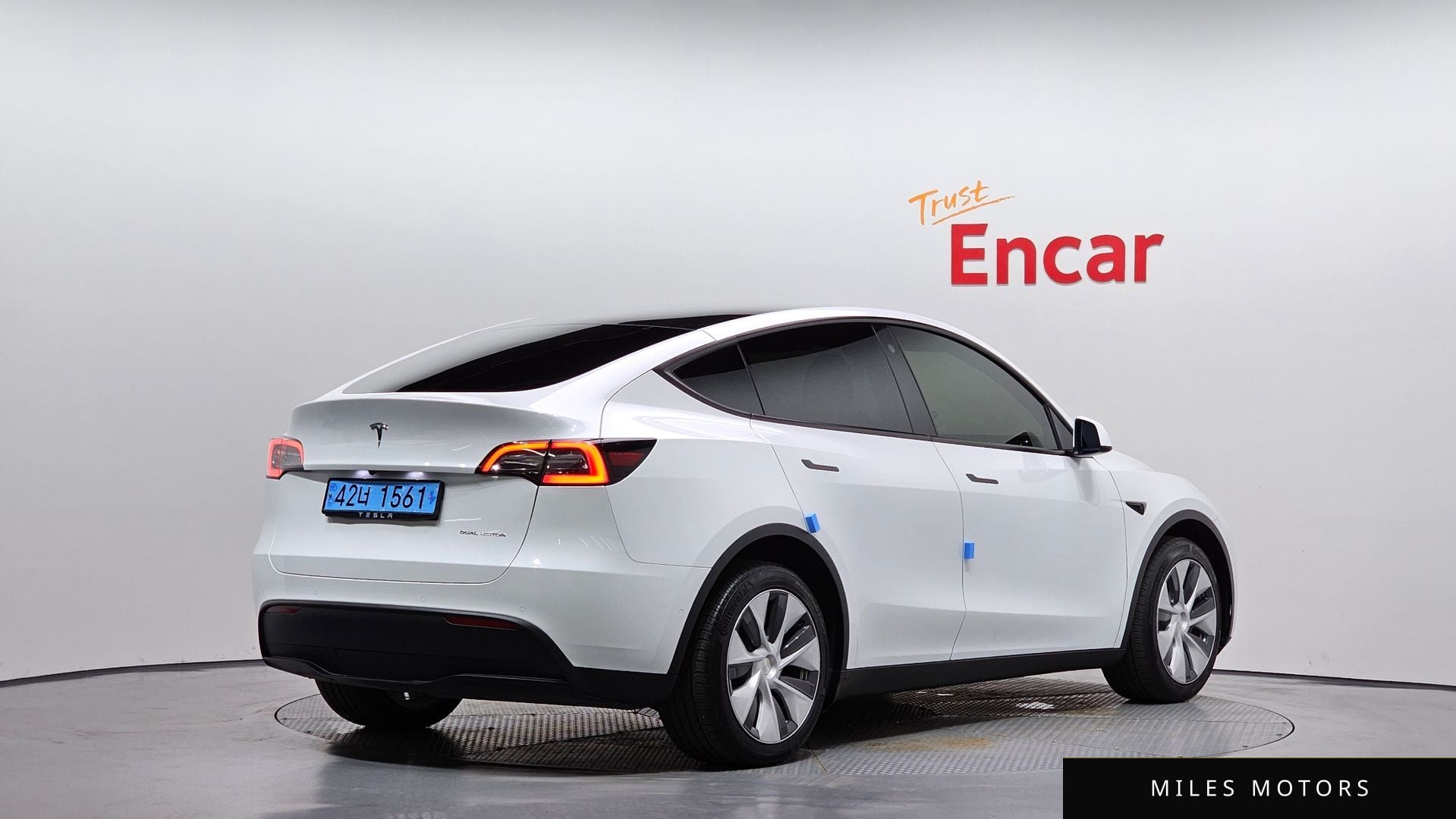 Tesla Model Y 2022 — миниатюра 2