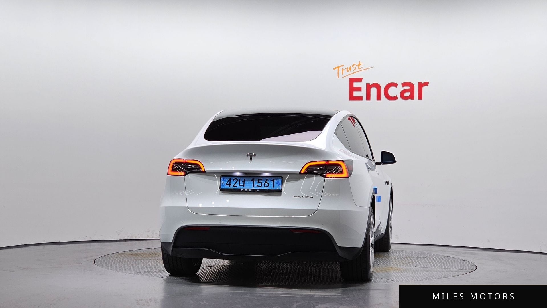 Tesla Model Y 2022 — миниатюра 4