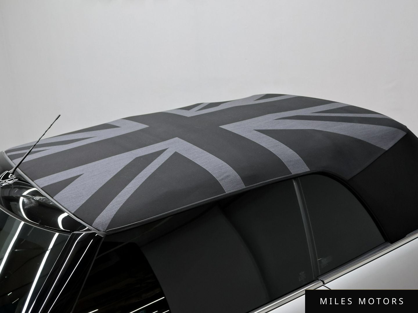 MINI Cooper Convertible 2024 — миниатюра 6