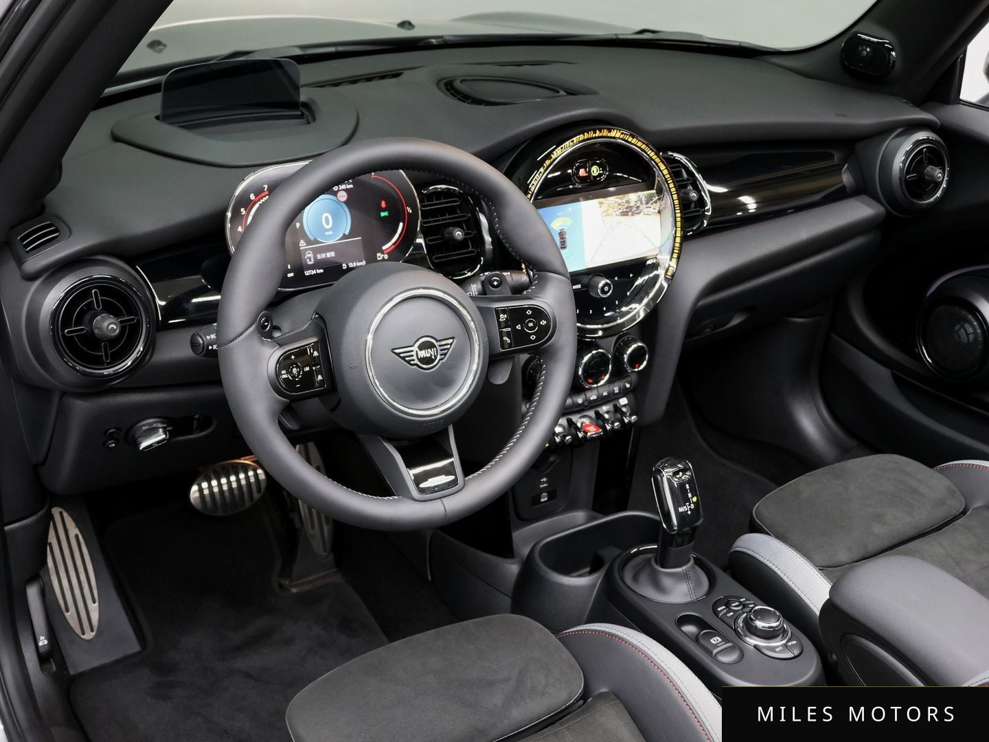 MINI Cooper Convertible 2024 — миниатюра 7