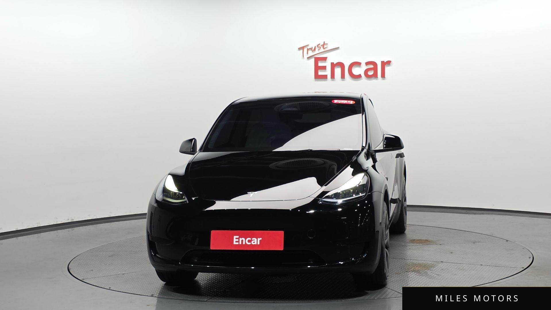 Tesla Model Y 2024 — миниатюра 2