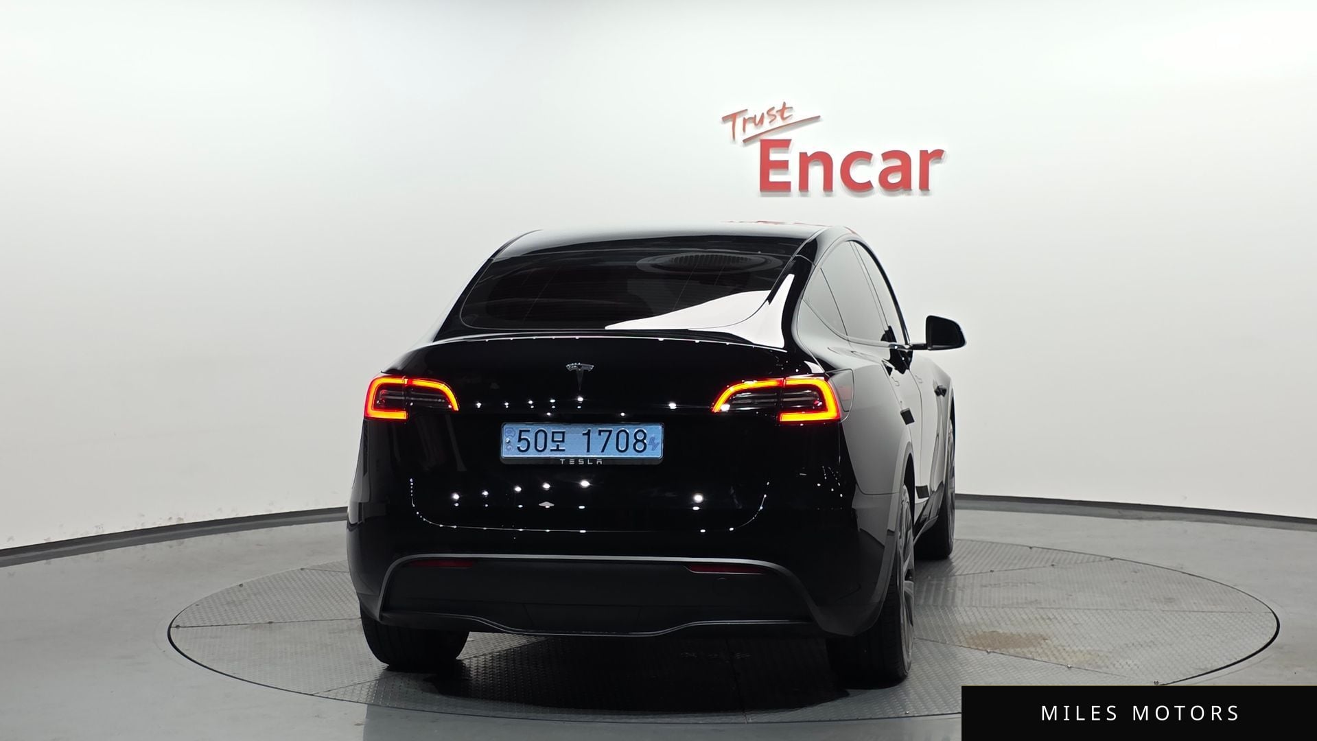 Tesla Model Y 2024 — миниатюра 3