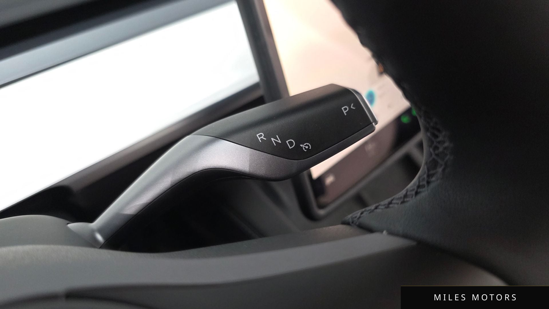 Tesla Model Y 2024 — миниатюра 11