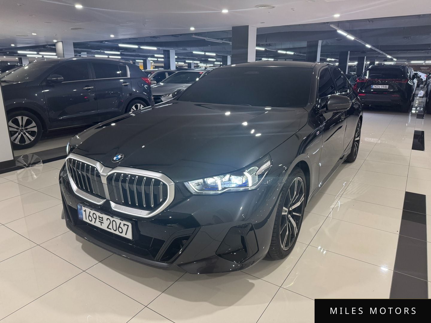 BMW 5 Series (G60) 2024 — фото 1 из 12