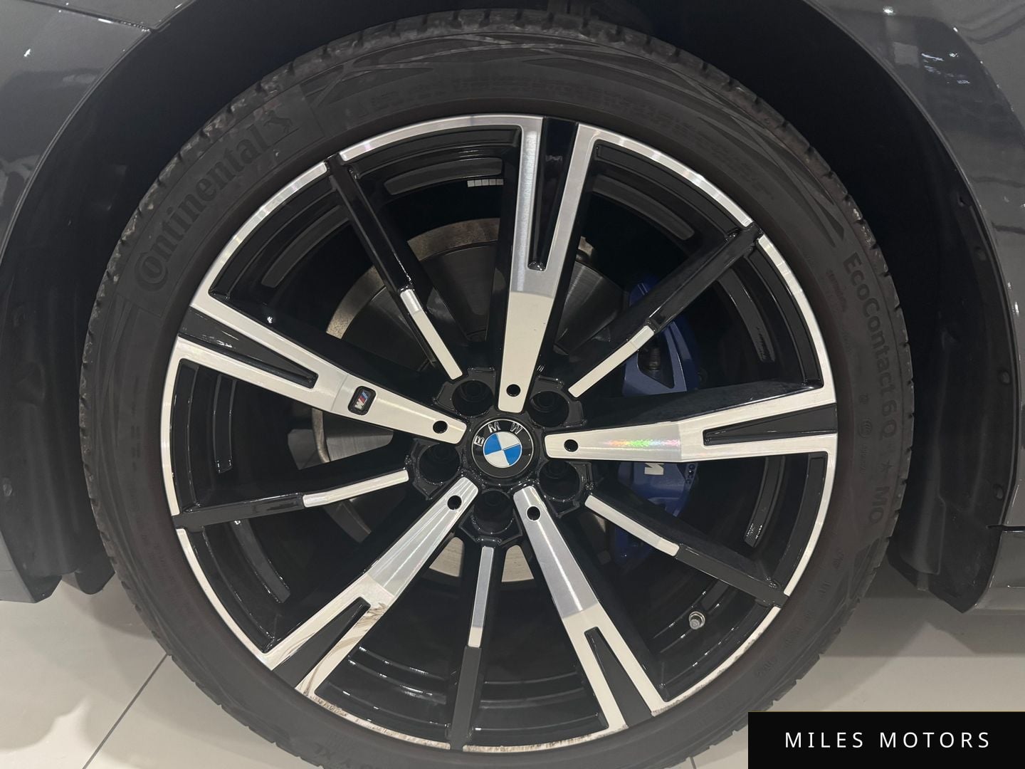BMW 5 Series (G60) 2024 — миниатюра 5