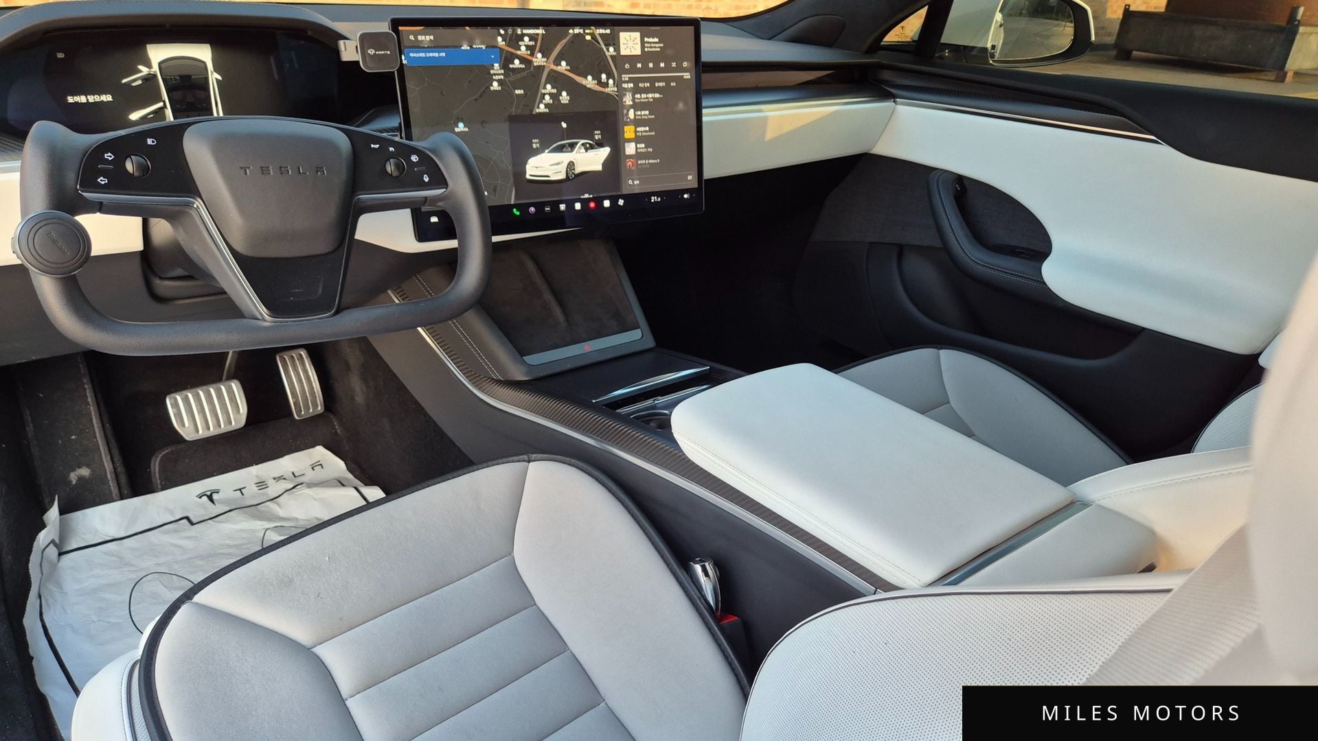Tesla Model S 2023 — миниатюра 8