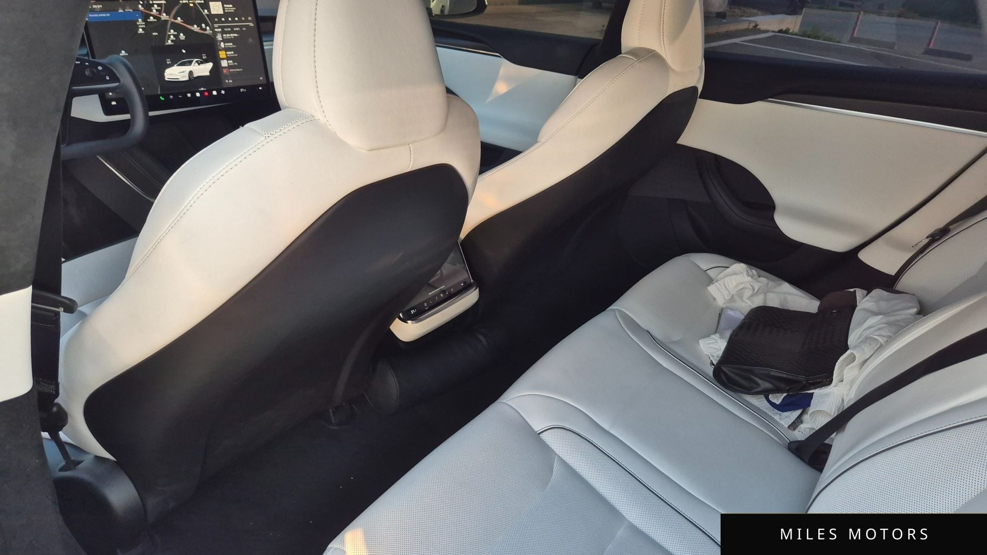 Tesla Model S 2023 — миниатюра 10