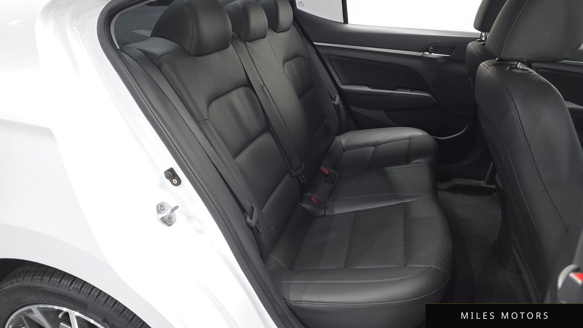 Hyundai AVANTE 2019 — миниатюра 11