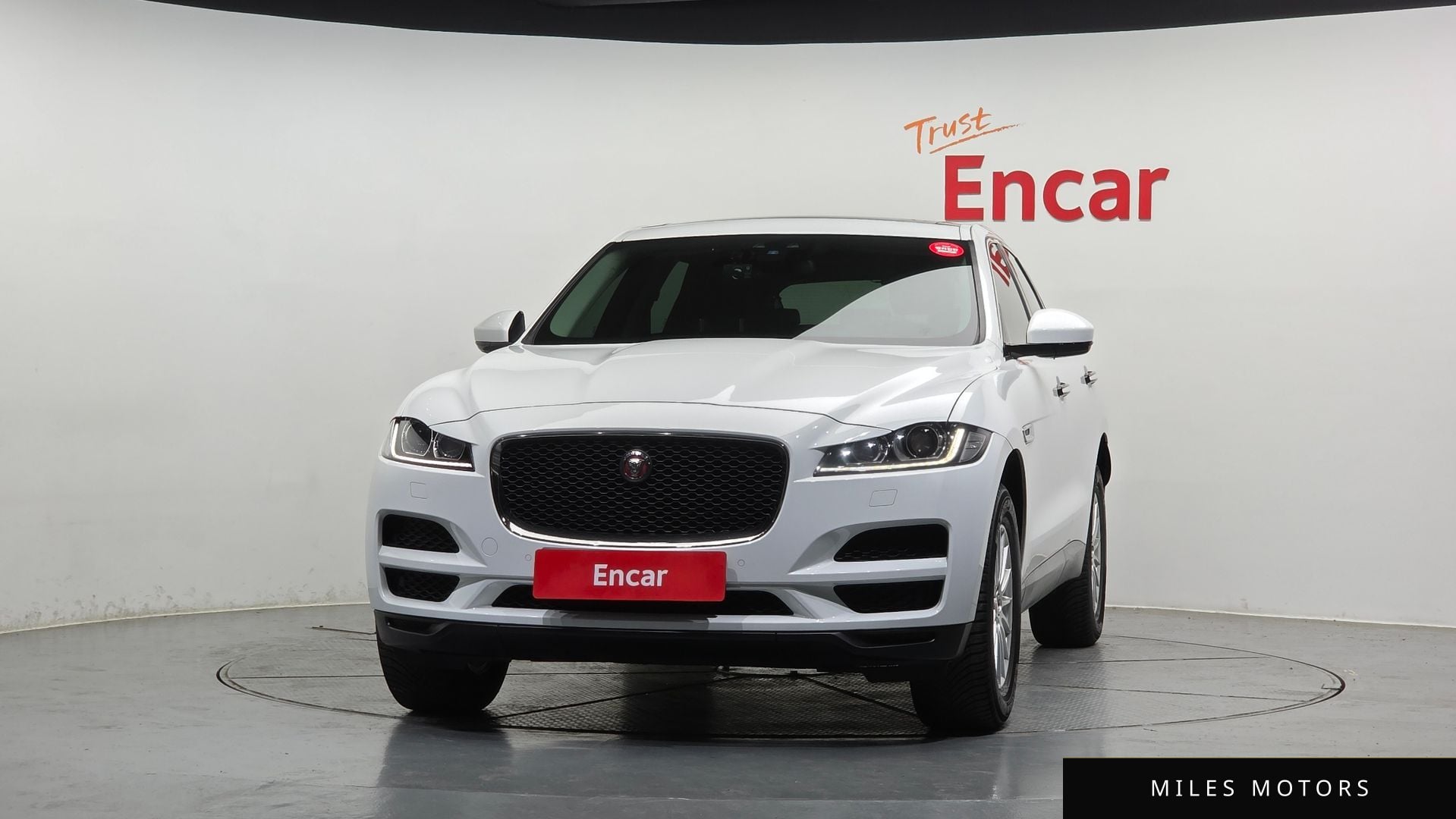 Jaguar F-PACE 2018 — миниатюра 3