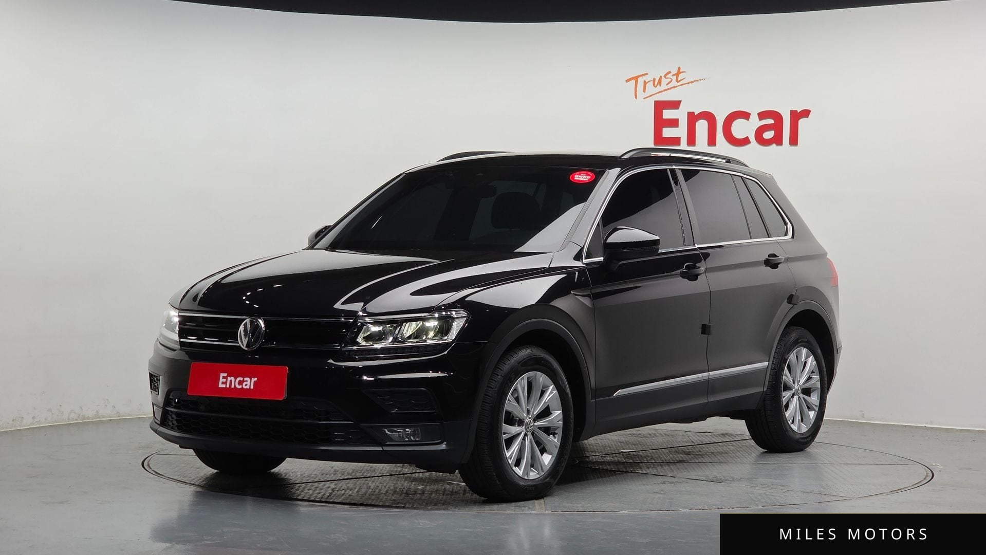 Volkswagen Tiguan 2018 — фото 1 из 12