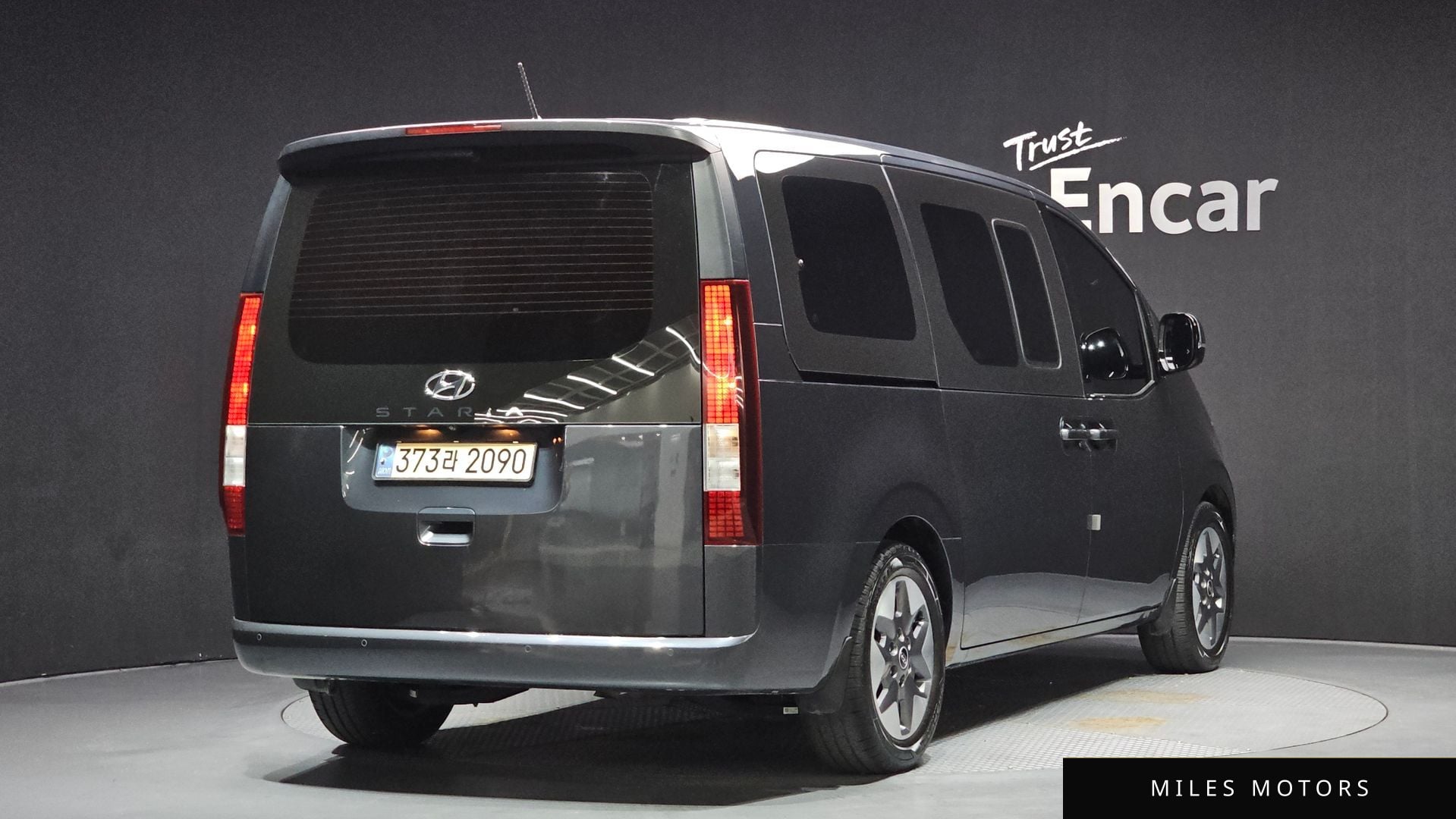 Hyundai Staria 2022 — миниатюра 2