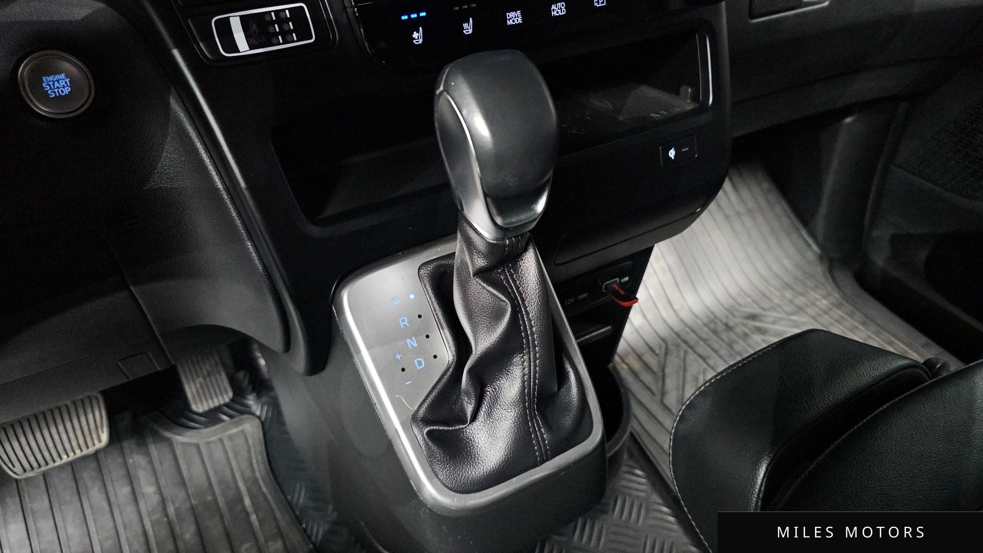 Hyundai Staria 2022 — миниатюра 9