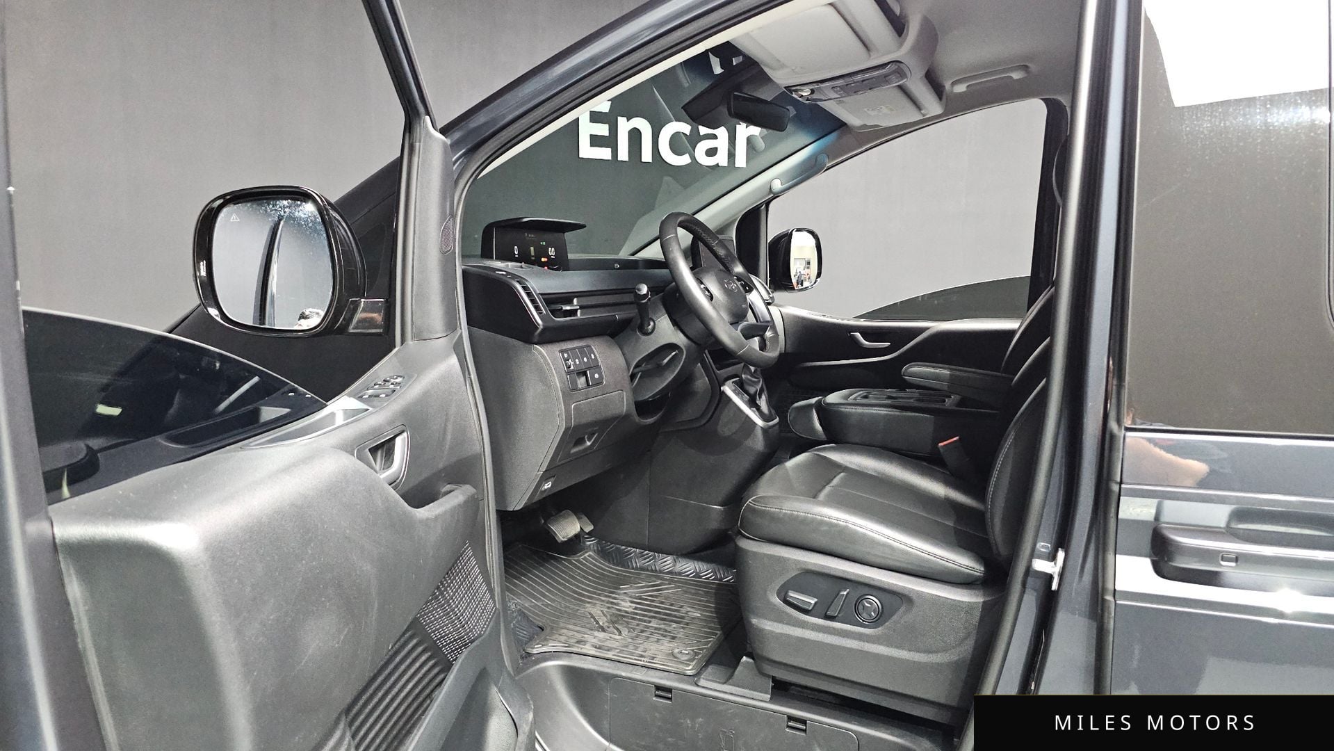 Hyundai Staria 2022 — миниатюра 10