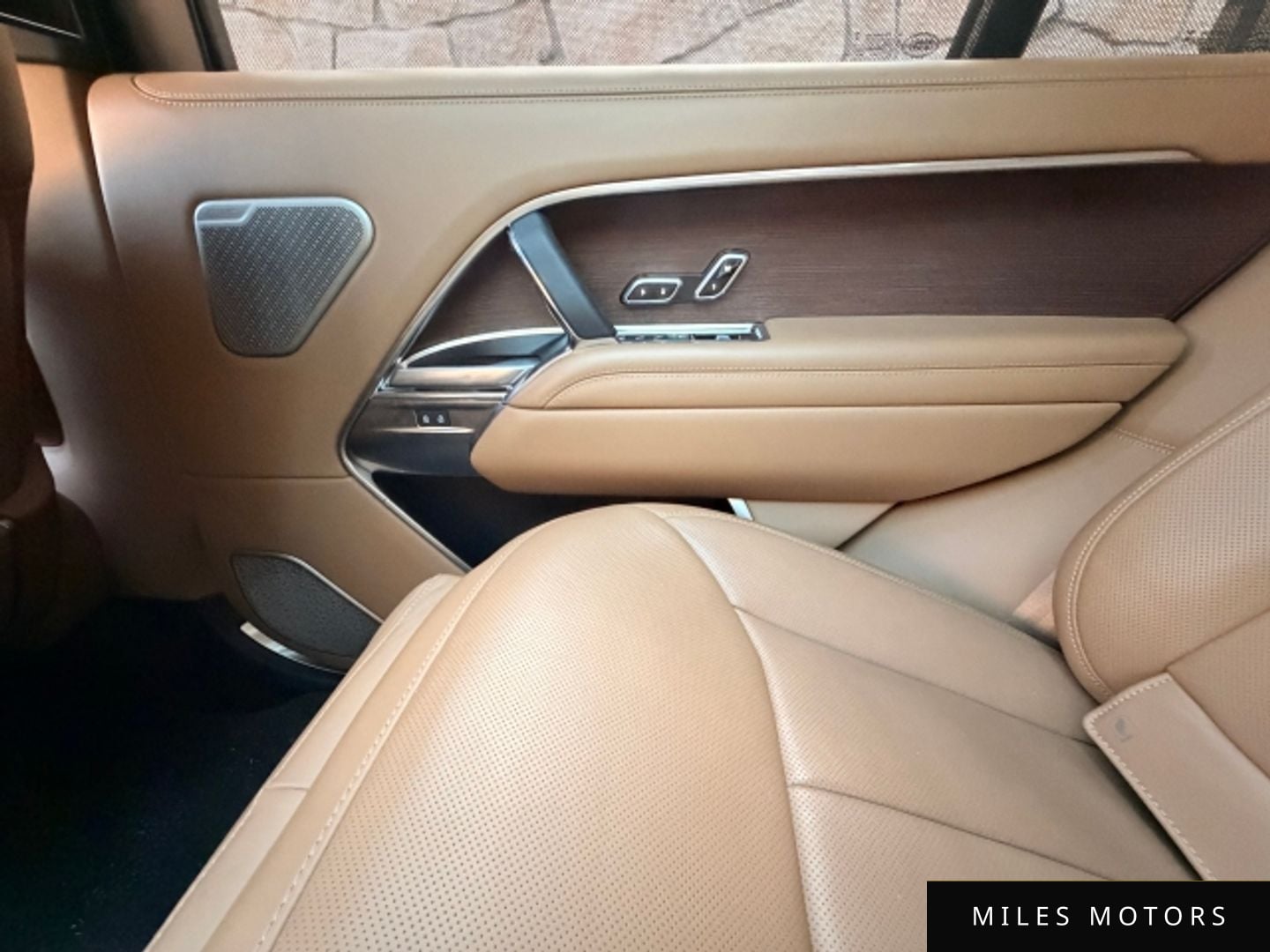 Land Rover Range Rover 2023 — миниатюра 10