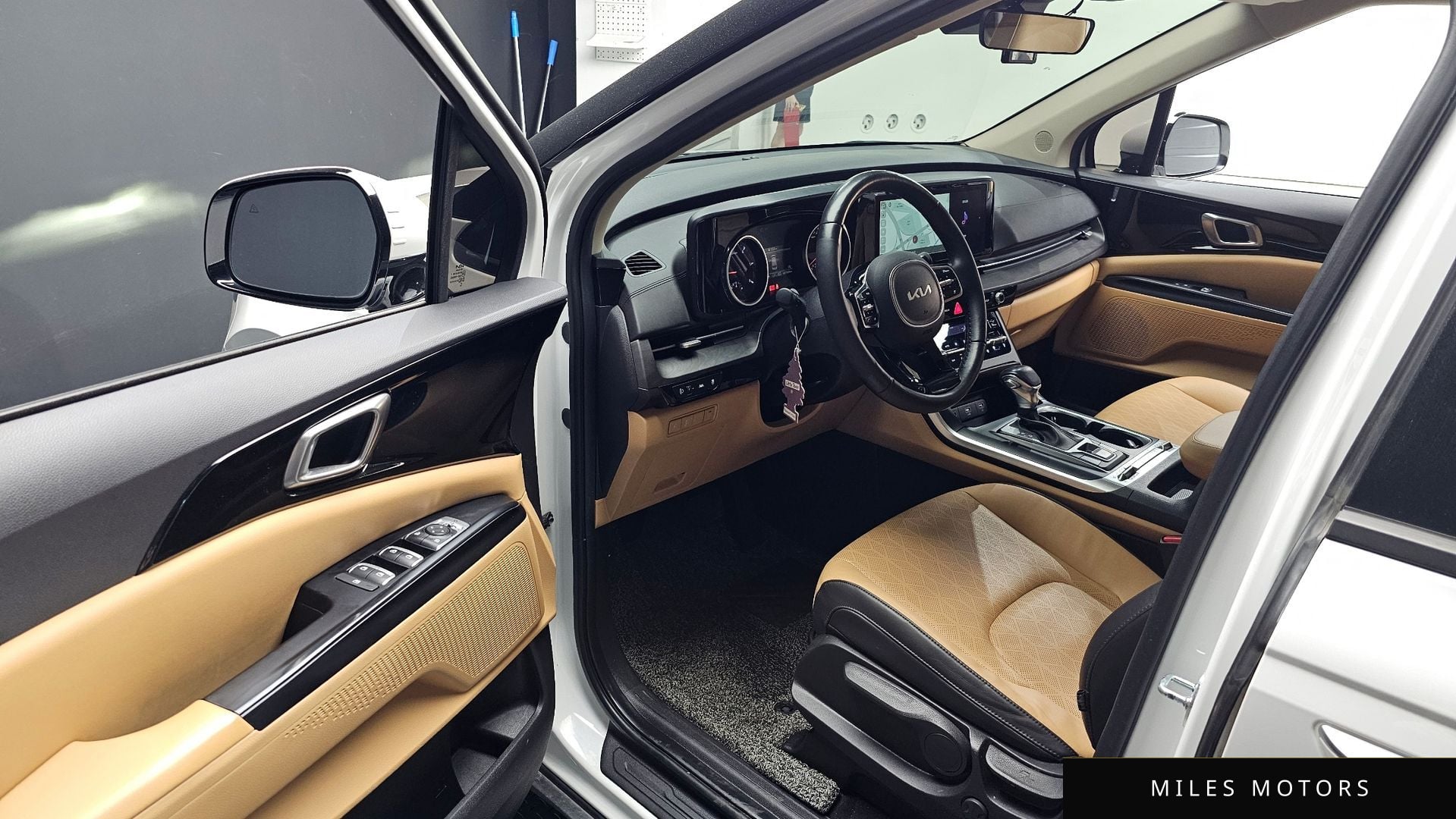 Kia Carnival 2023 — миниатюра 12