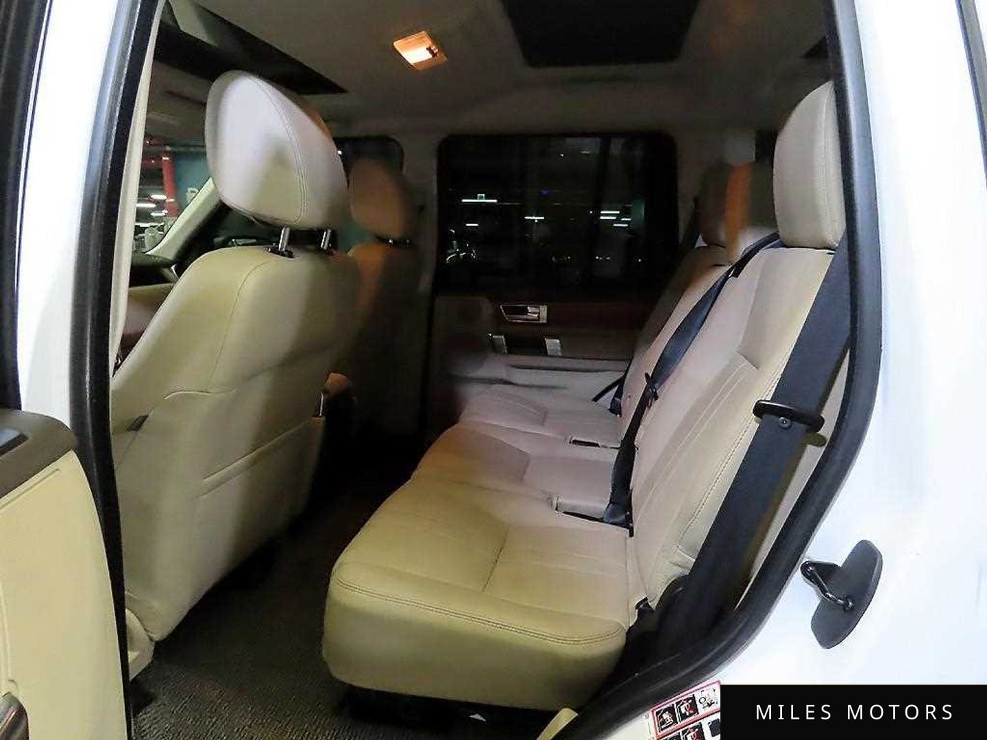 Land Rover Discovery 2013 — миниатюра 7