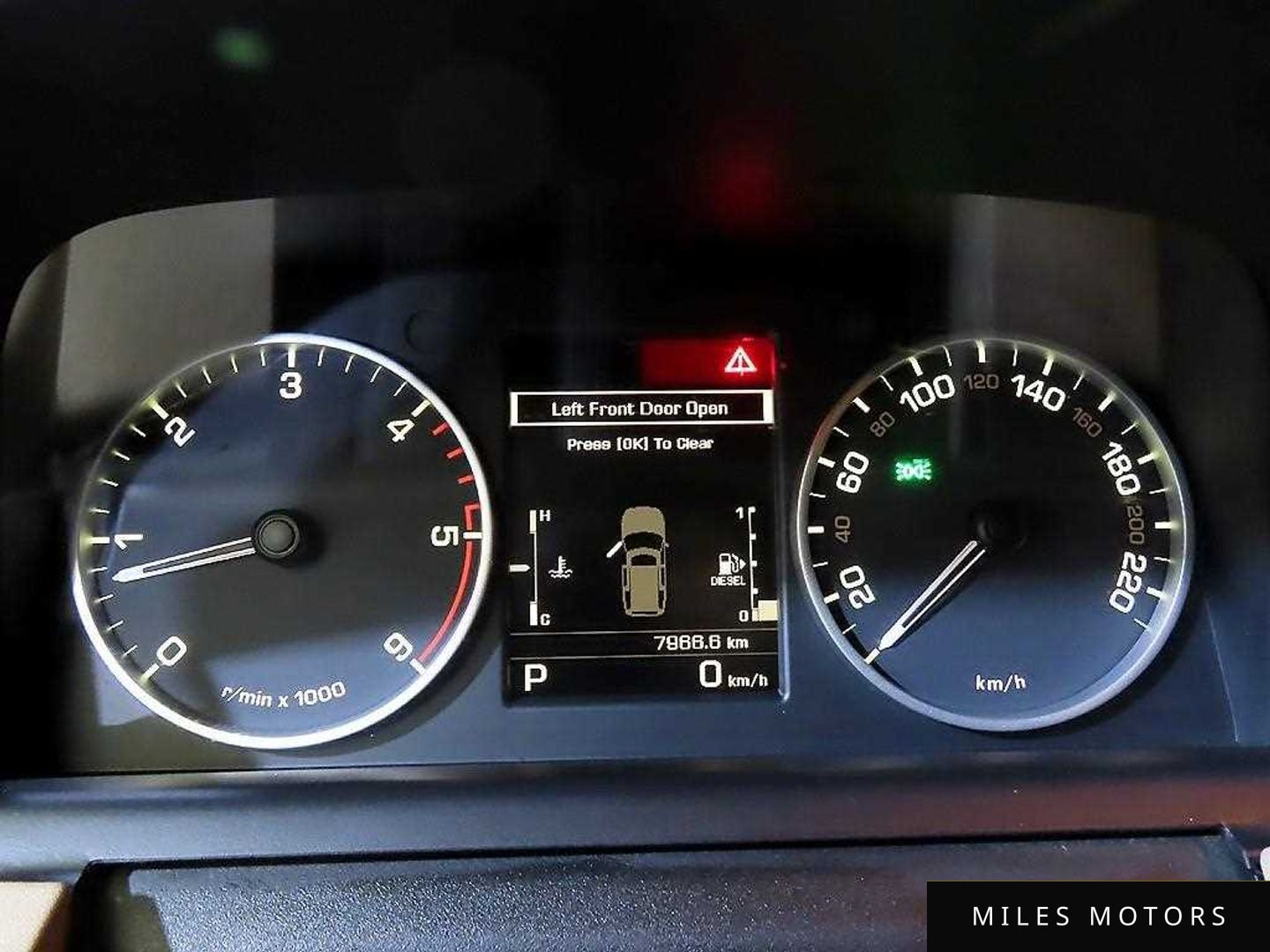 Land Rover Discovery 2013 — миниатюра 9