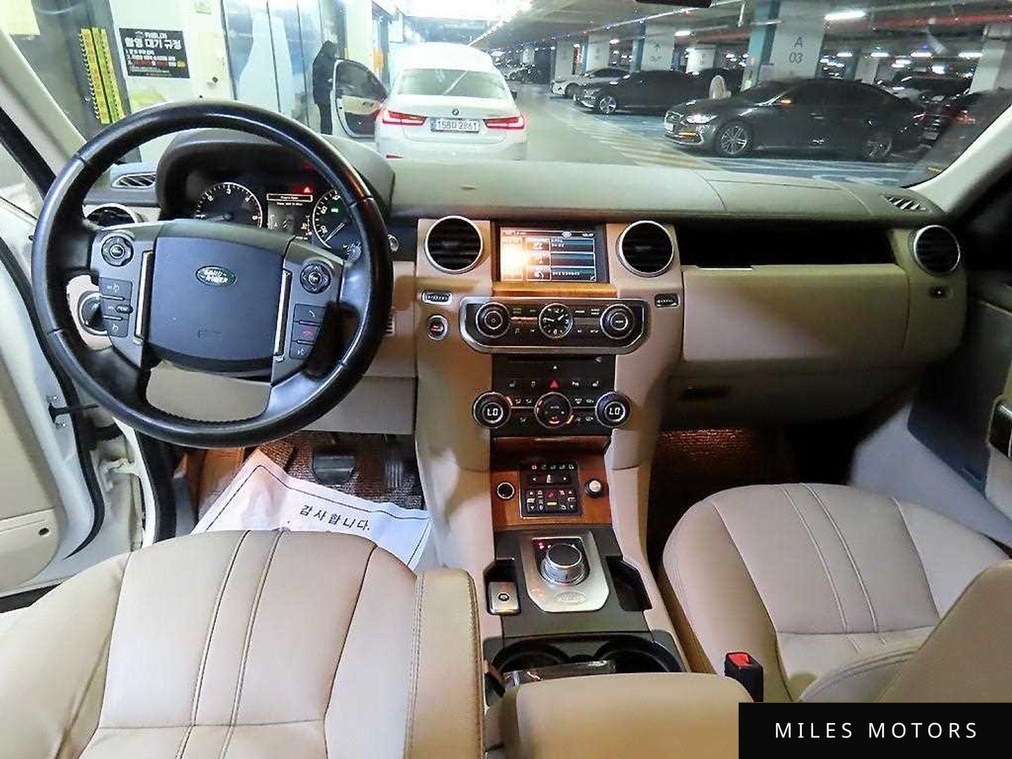 Land Rover Discovery 2013 — миниатюра 10
