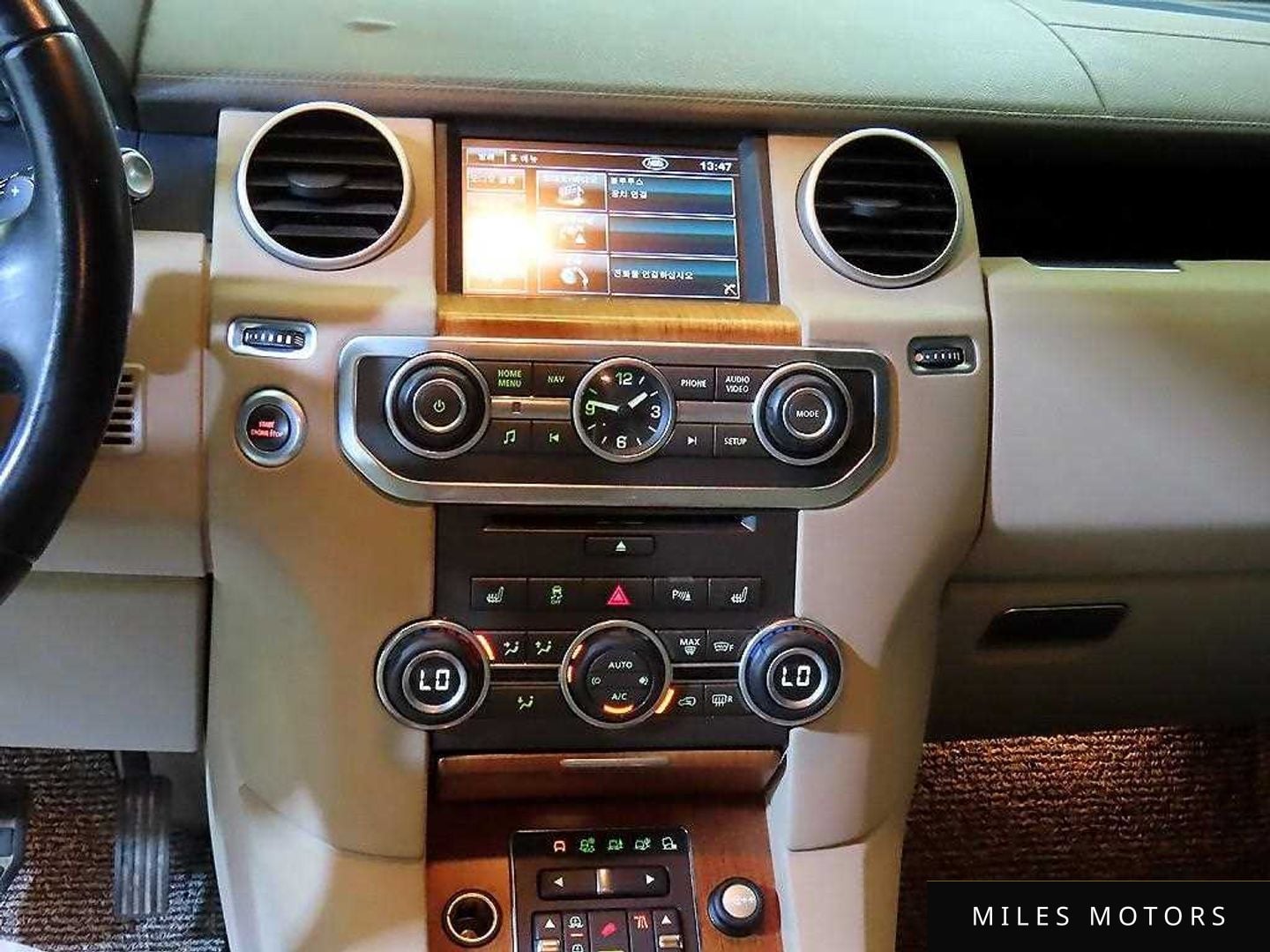 Land Rover Discovery 2013 — миниатюра 11