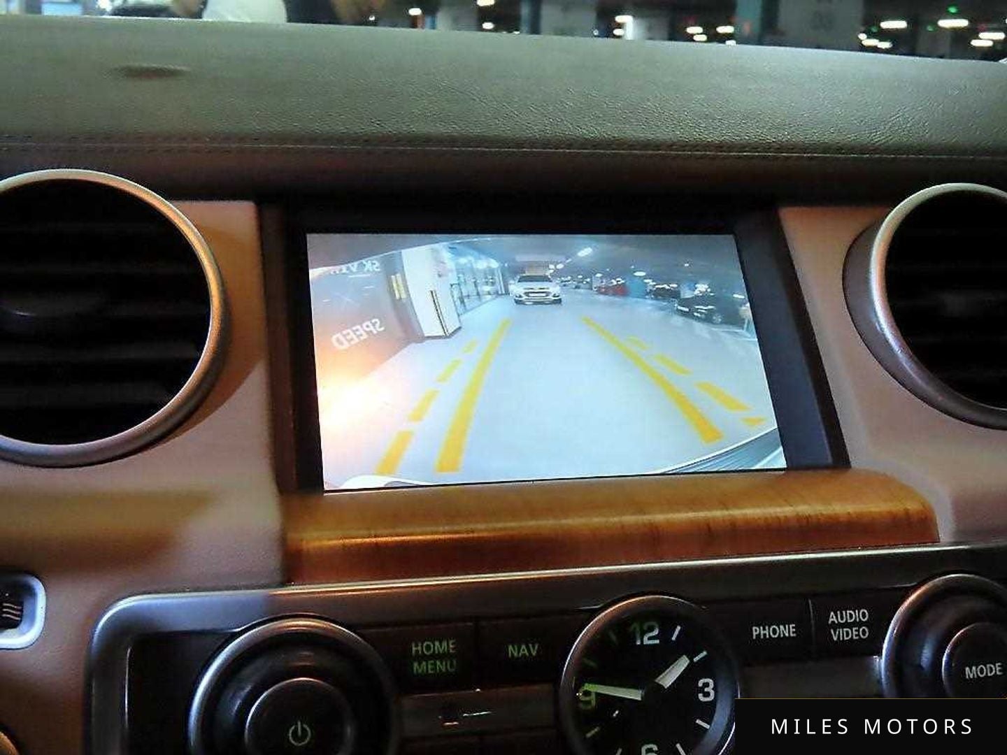 Land Rover Discovery 2013 — миниатюра 12