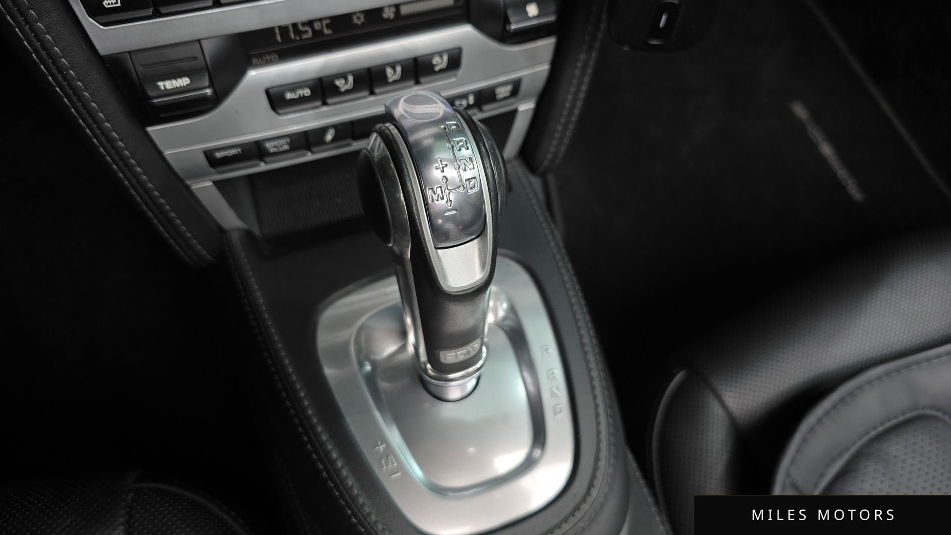 Porsche 911 2010 — миниатюра 9