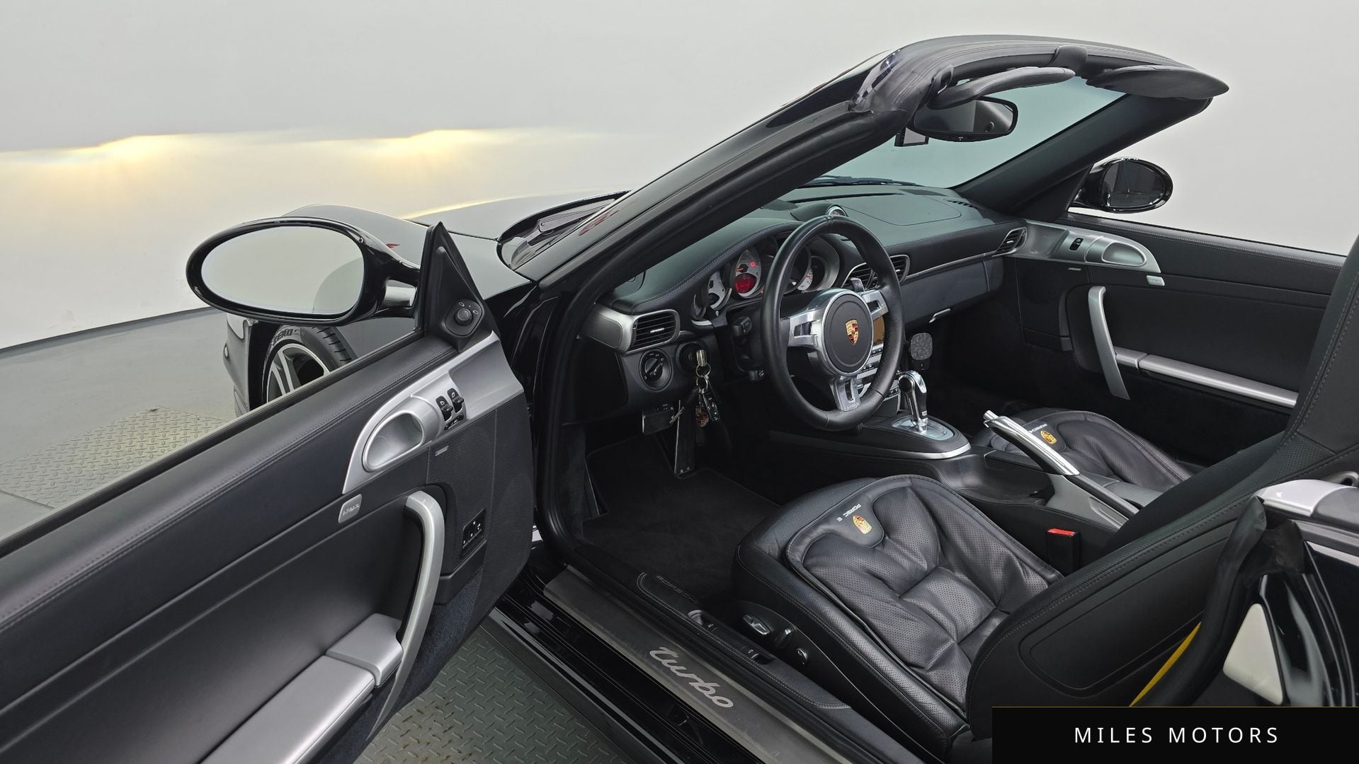 Porsche 911 2010 — миниатюра 10