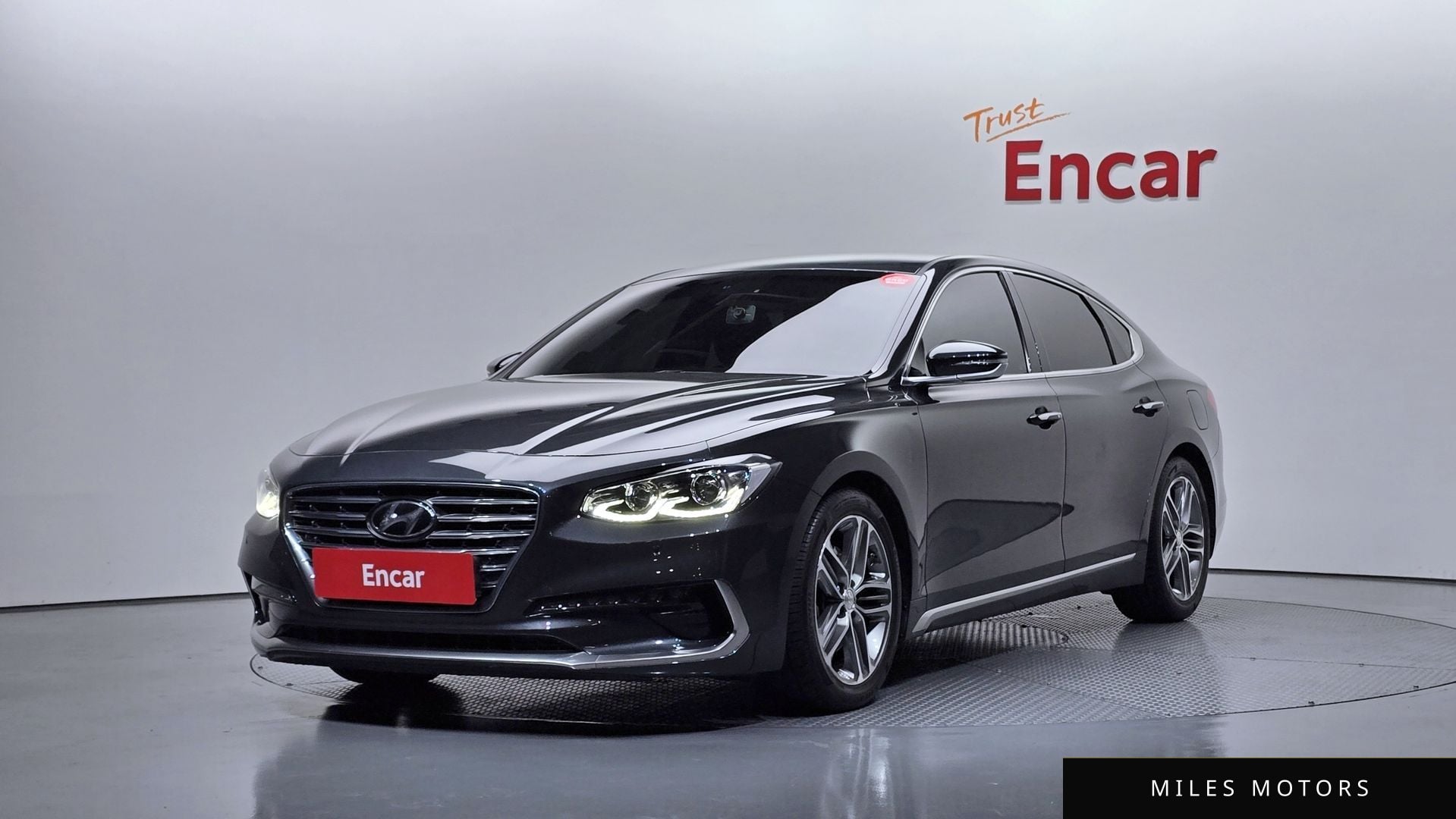 Hyundai Grandeur 2017 — фото 1 из 12