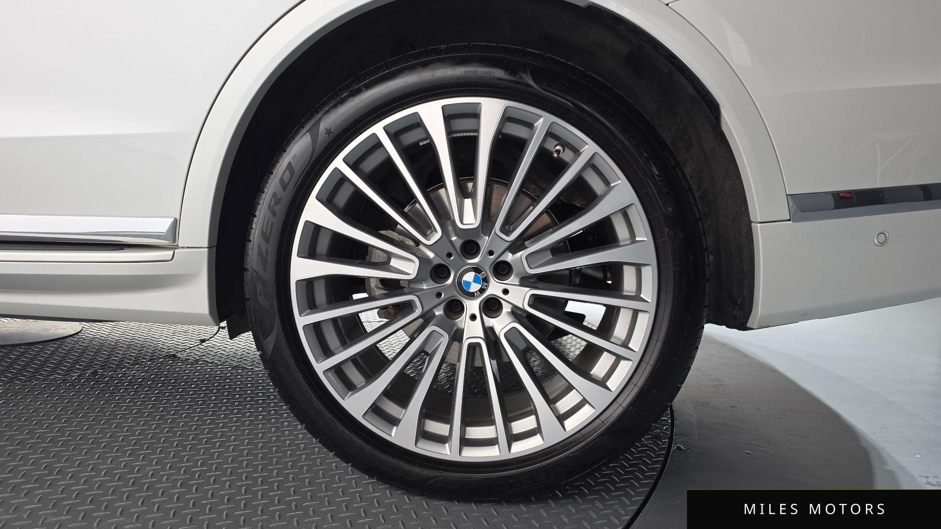 BMW X7 (G07) 2024 — миниатюра 7