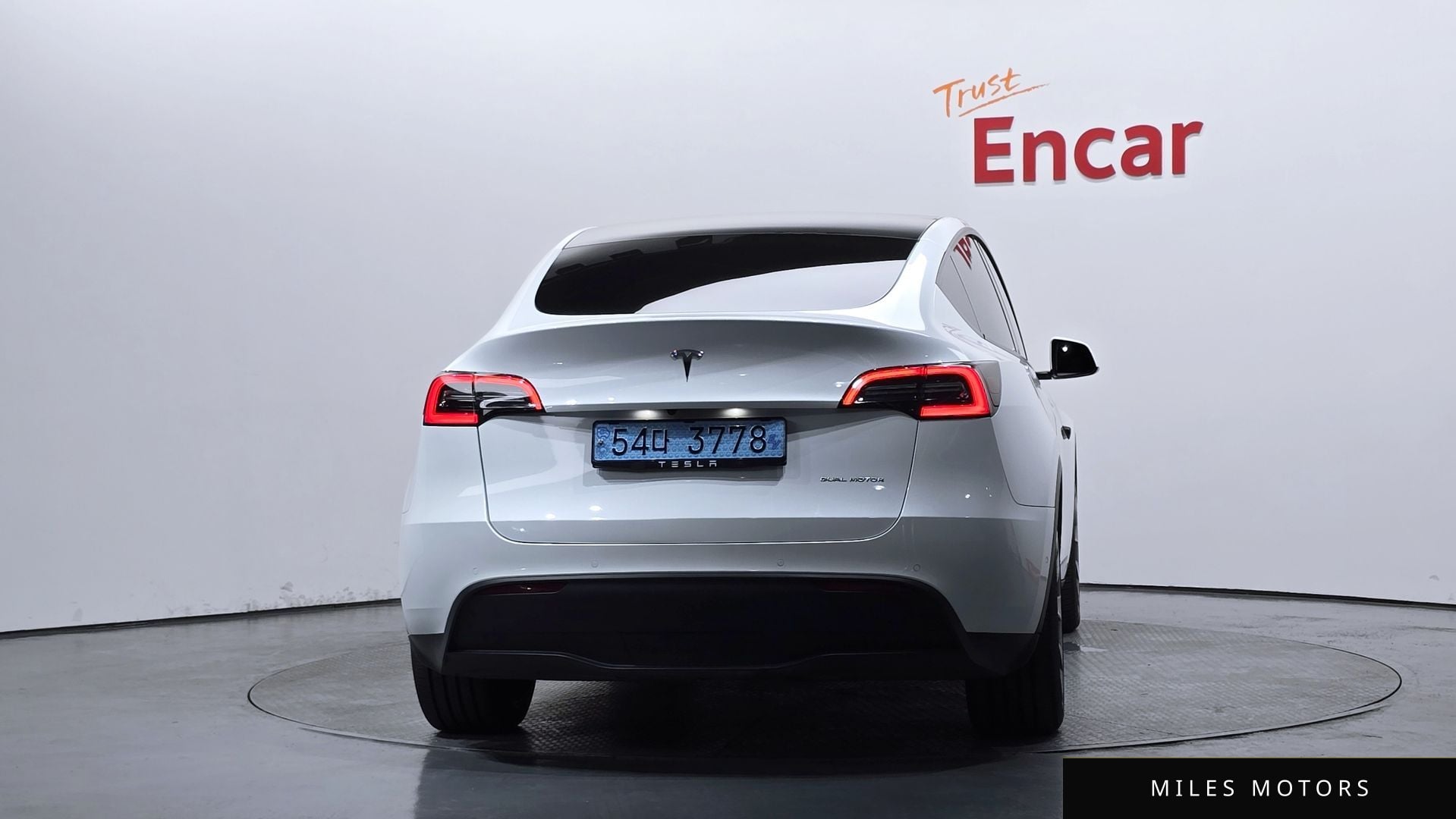 Tesla Model Y 2021 — миниатюра 4