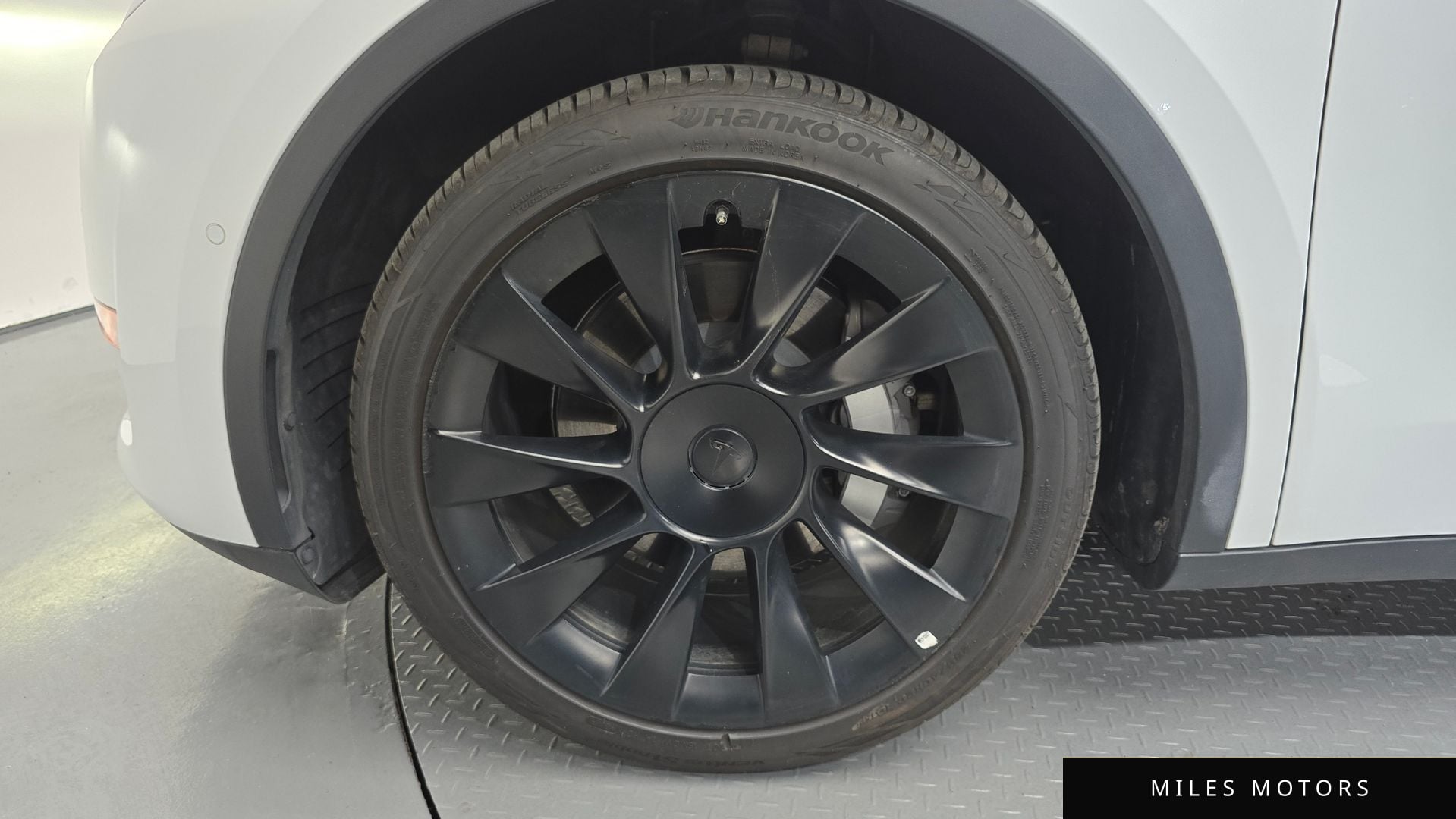 Tesla Model Y 2021 — миниатюра 5