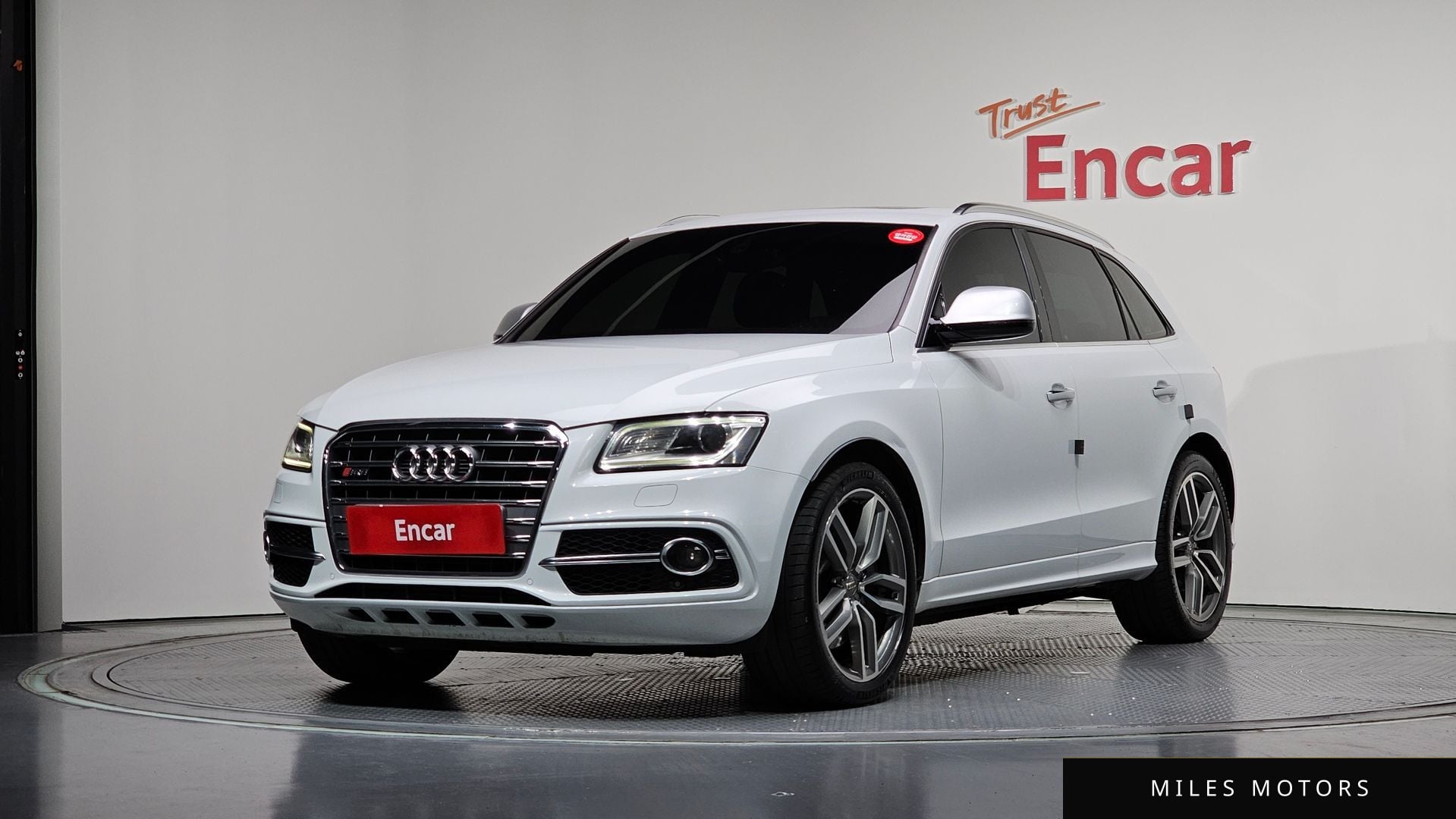 Audi SQ5 2015 — фото 1 из 12
