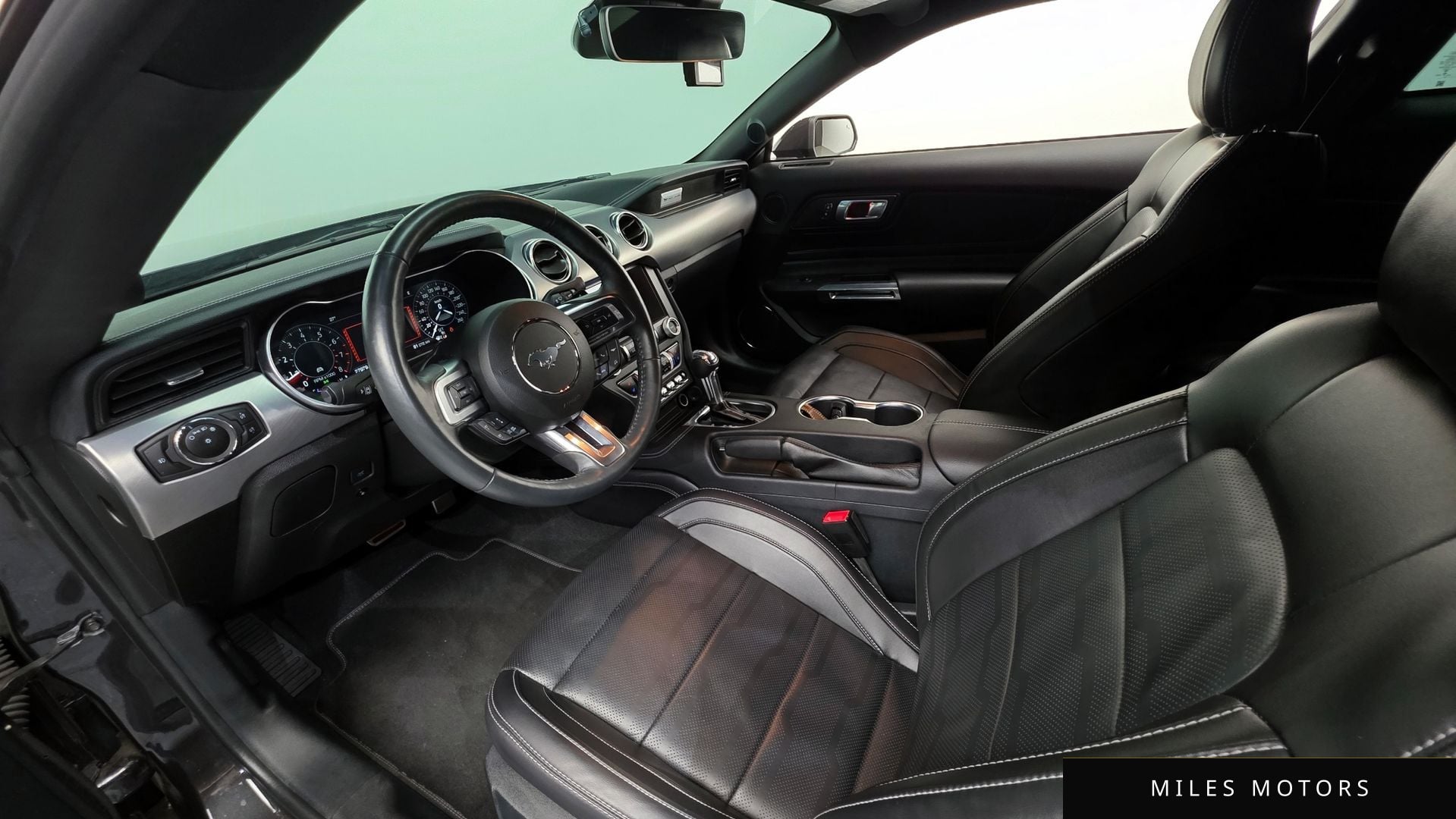 Ford Mustang 2023 — миниатюра 10