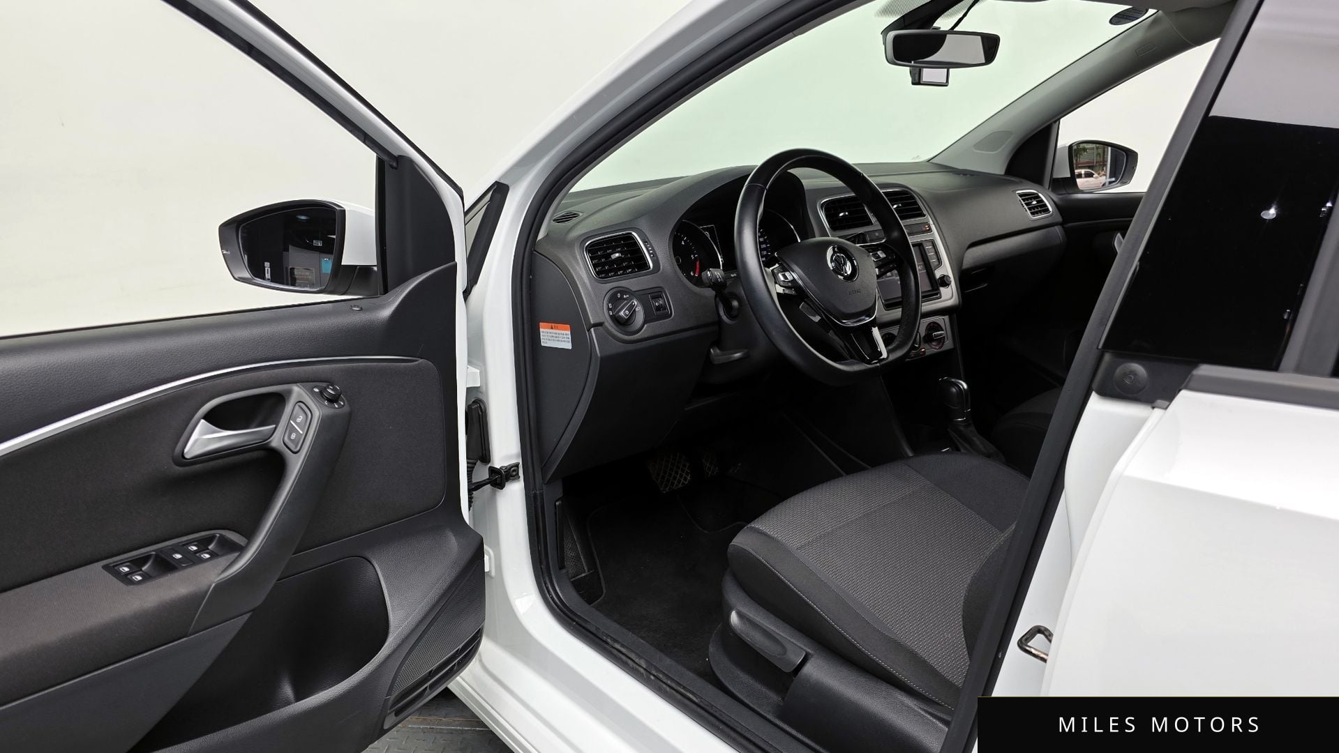 Volkswagen Polo 2015 — миниатюра 10