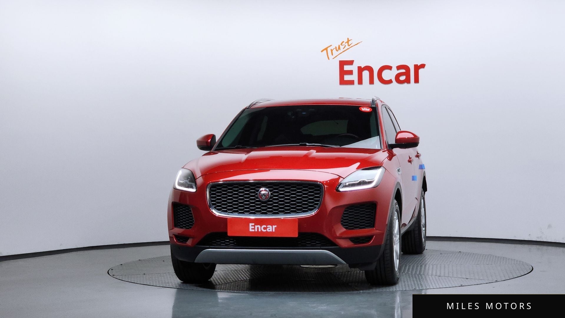 Jaguar E-PACE 2019 — миниатюра 3