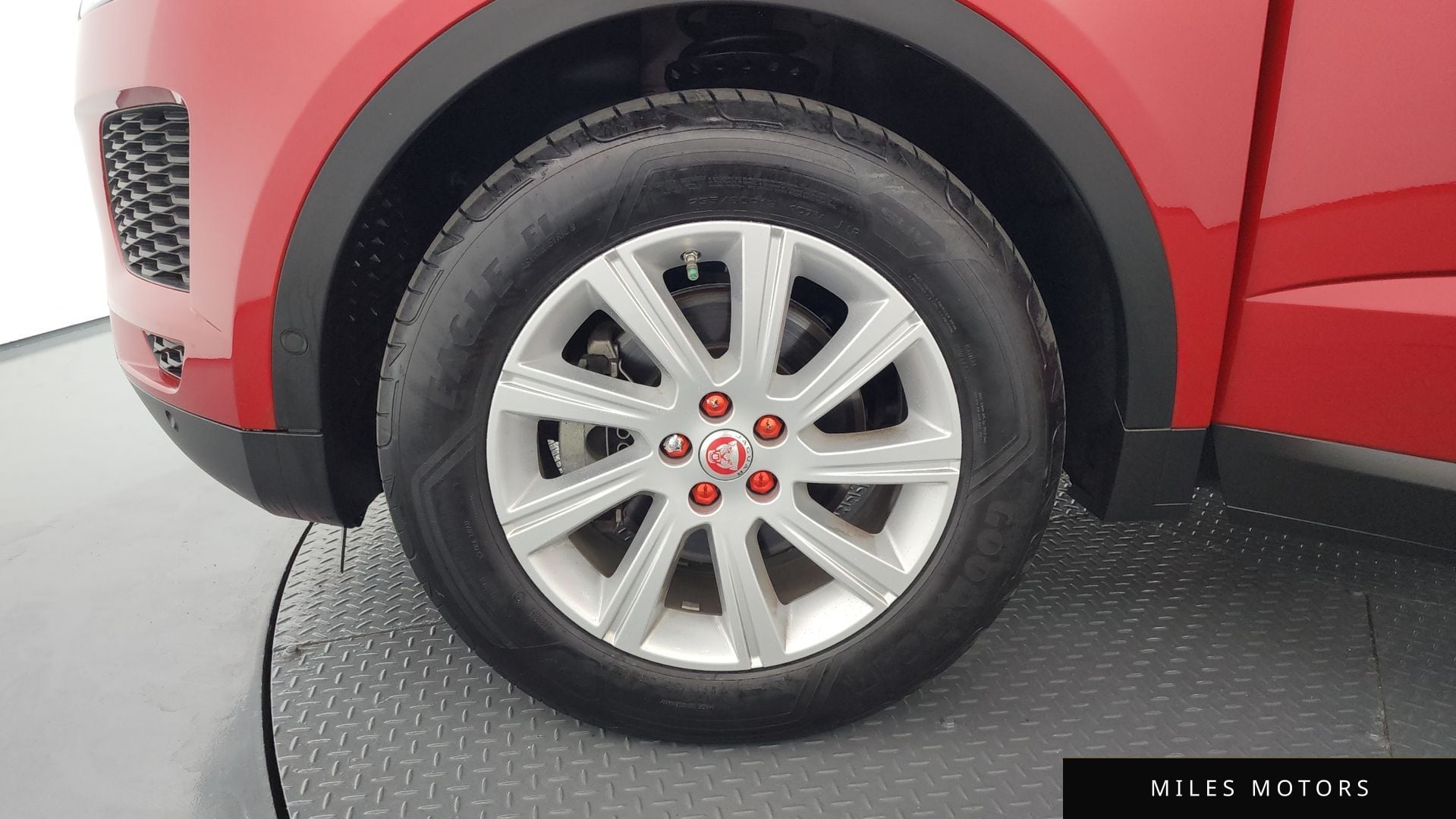 Jaguar E-PACE 2019 — миниатюра 5