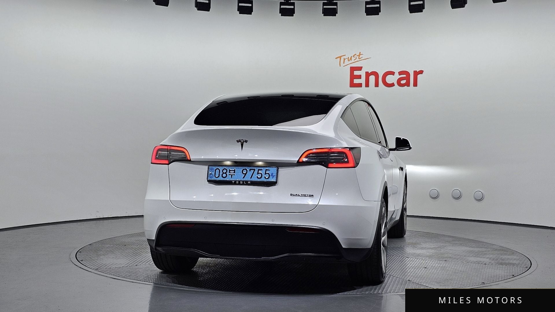 Tesla Model Y 2021 — миниатюра 4