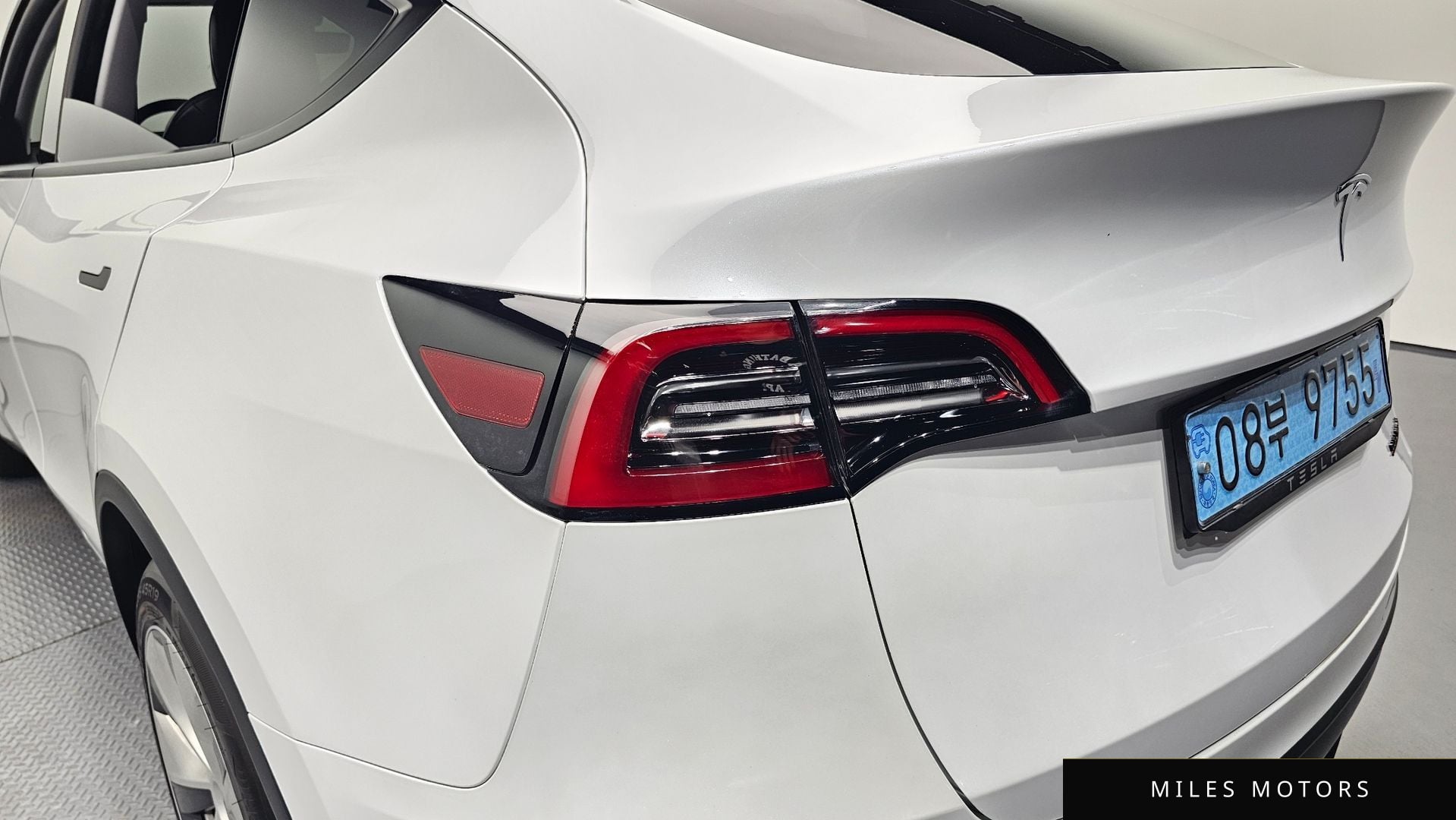 Tesla Model Y 2021 — миниатюра 9